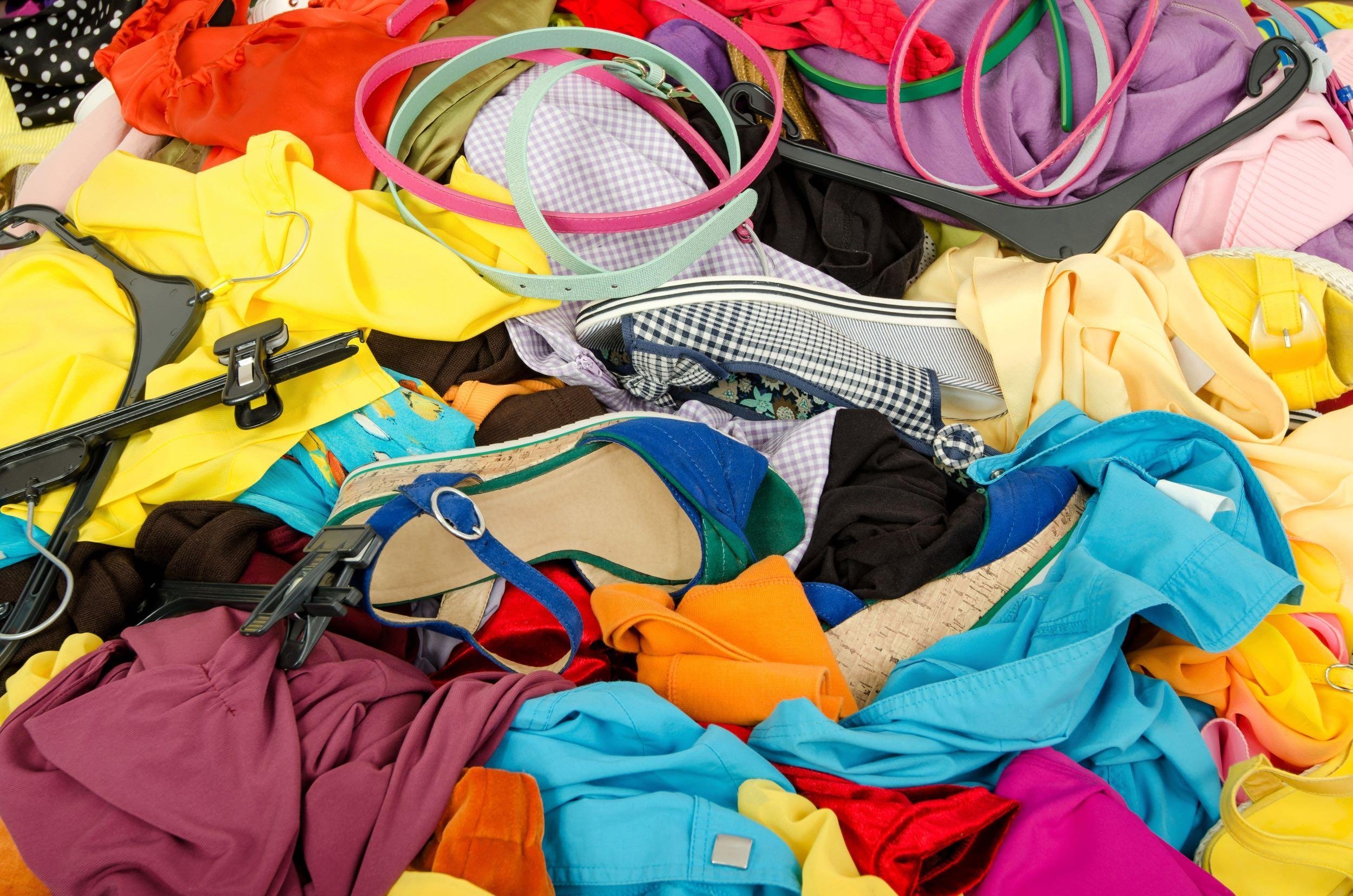 HOLD A CLOTHING SWAP