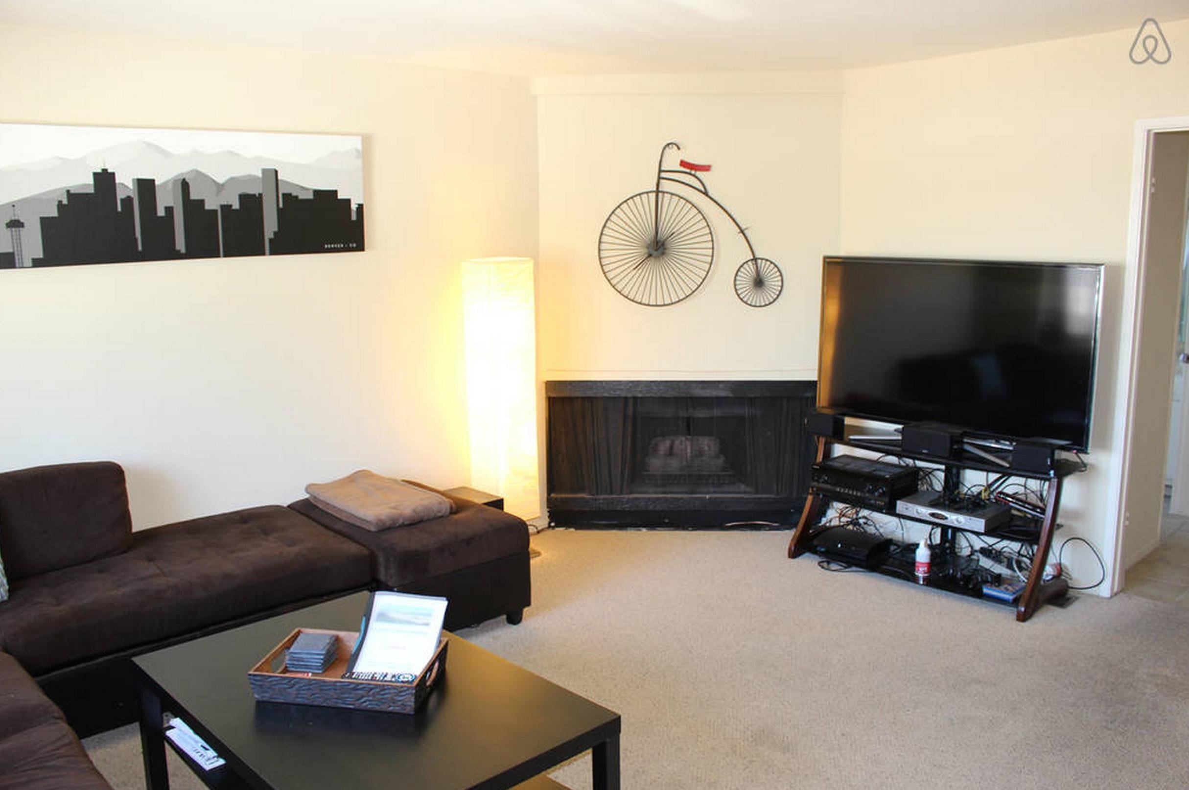 Manhattan Beach, California: $118/Person for 4 People