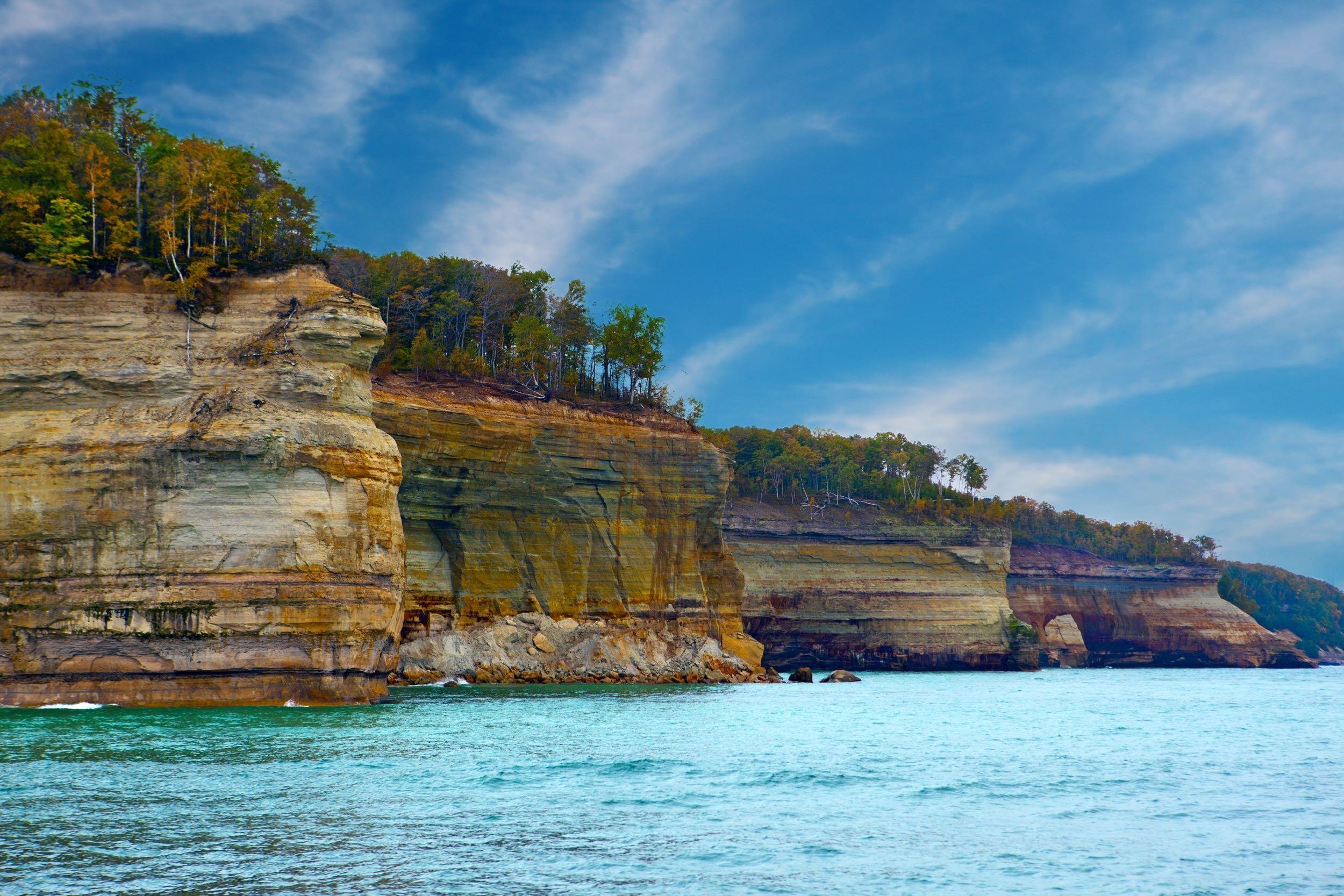 CHAPEL LOOP TRAIL, PICTURED ROCKS NATIONAL LAKESHORE, MICHIGAN