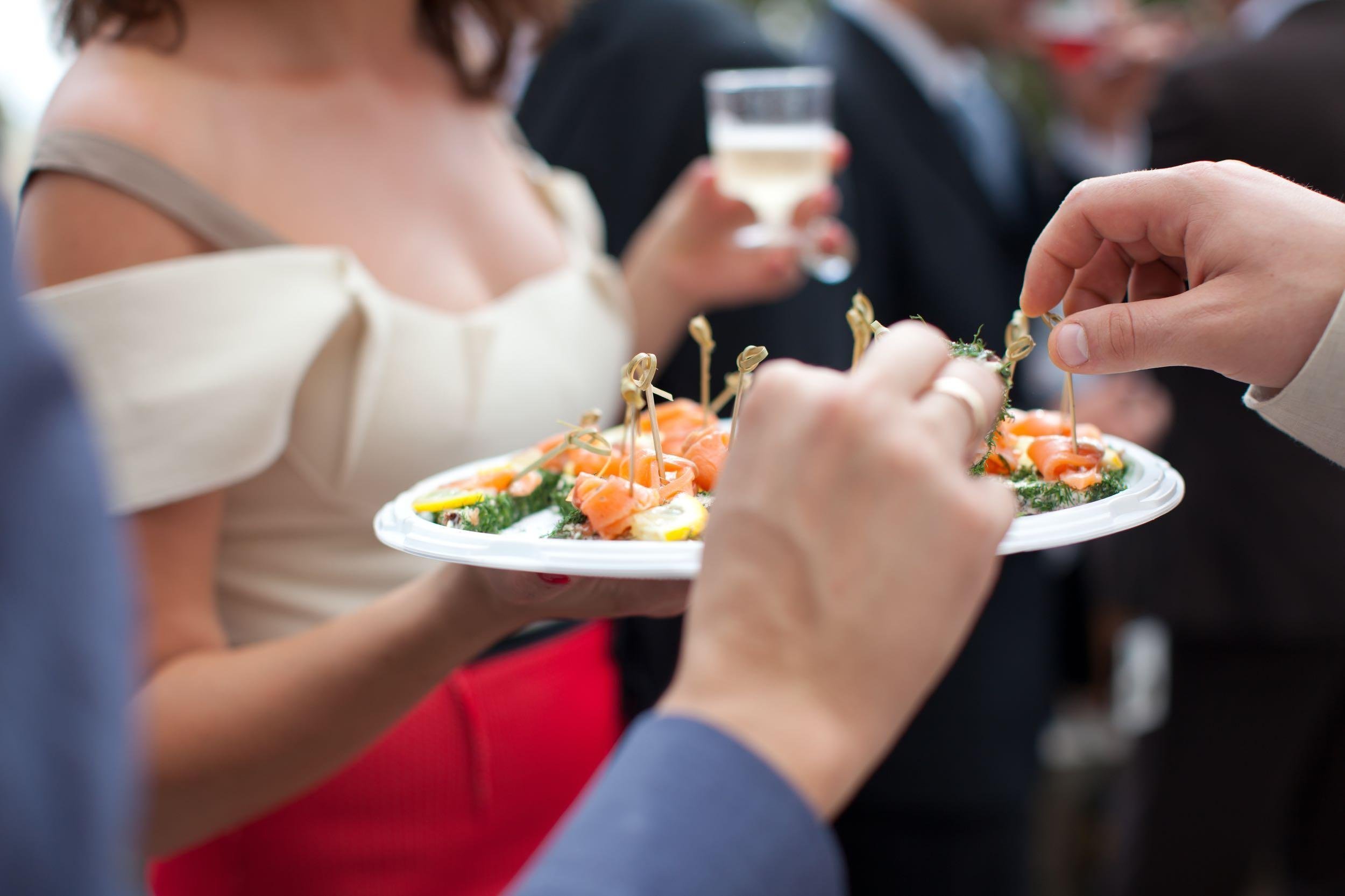 RETHINK THE WEDDING MEAL