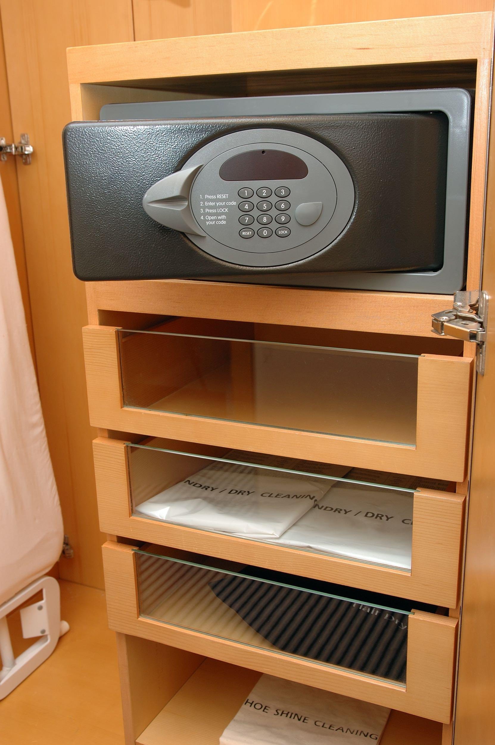IN-ROOM SAFE