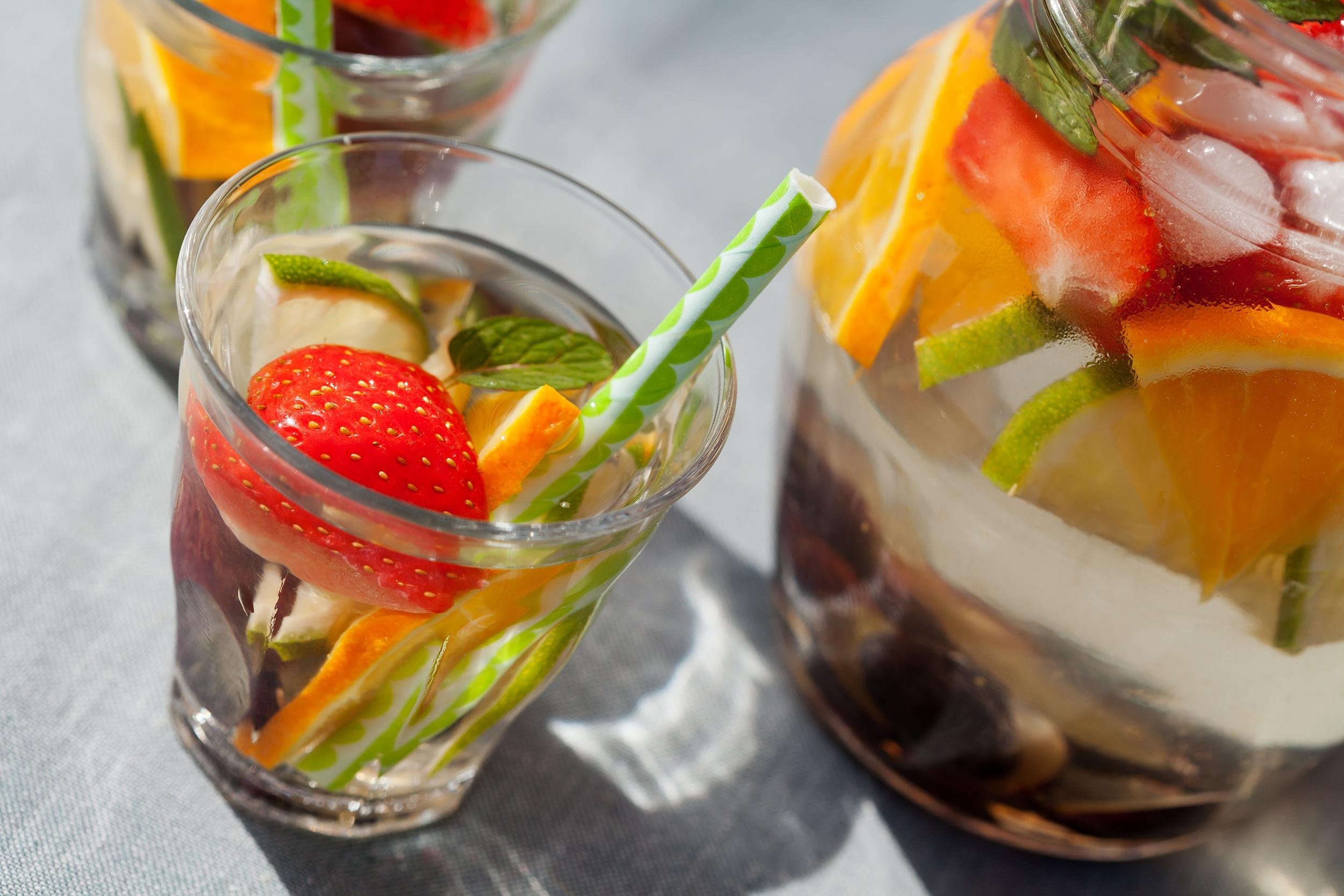 WHITE SANGRIA ($3.42/SERVING)