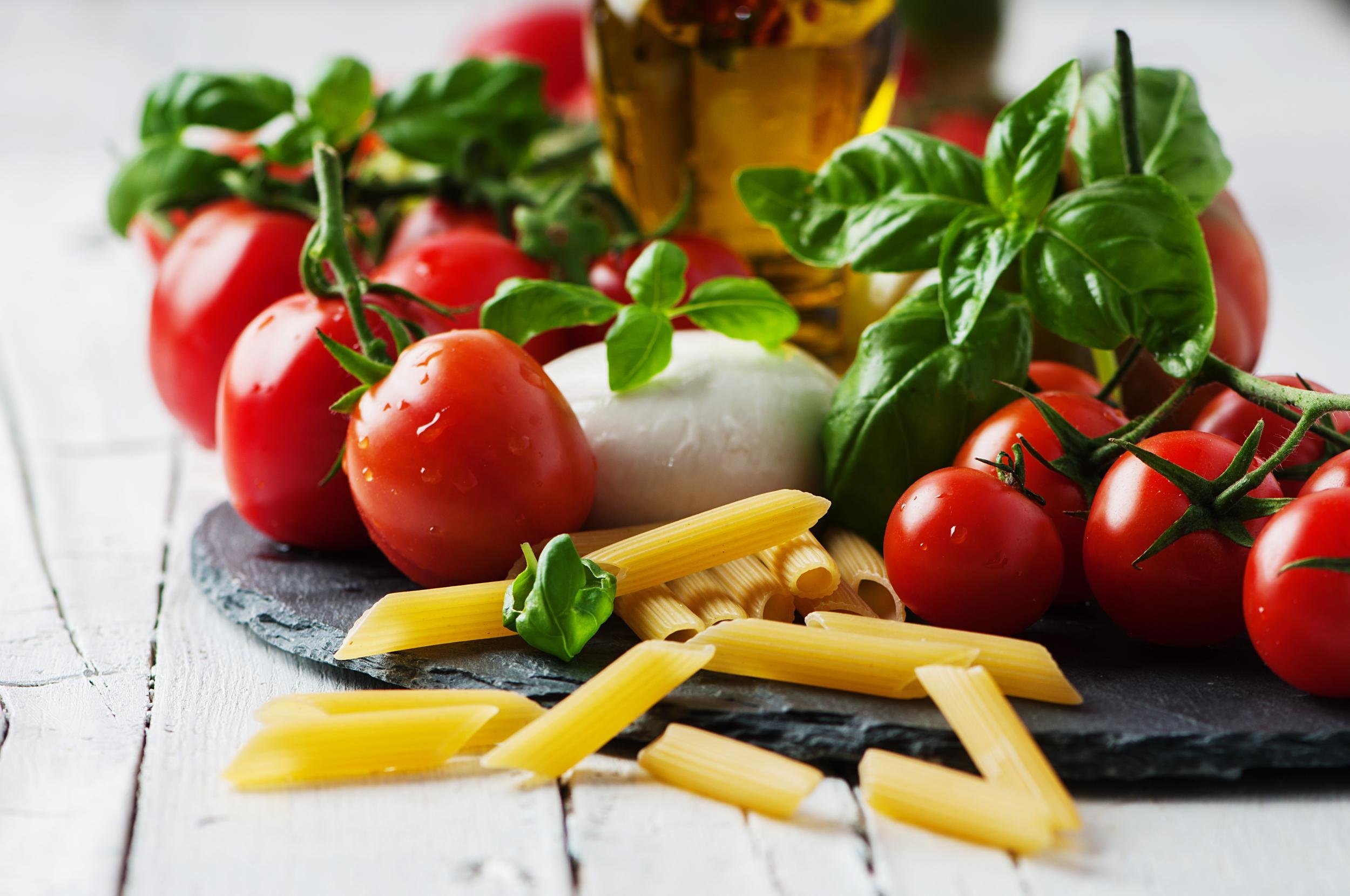 MOZZARELLA, BASIL, AND TOMATO PASTA