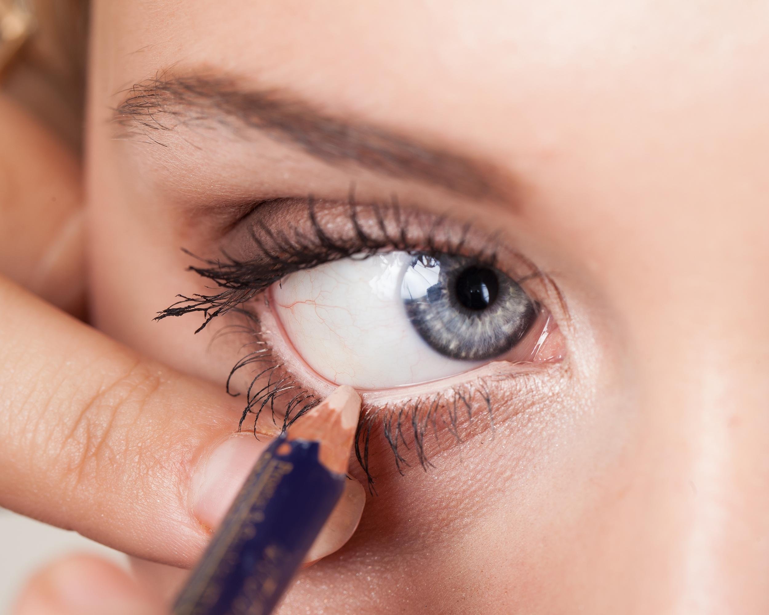 GET RID OF RED EYES