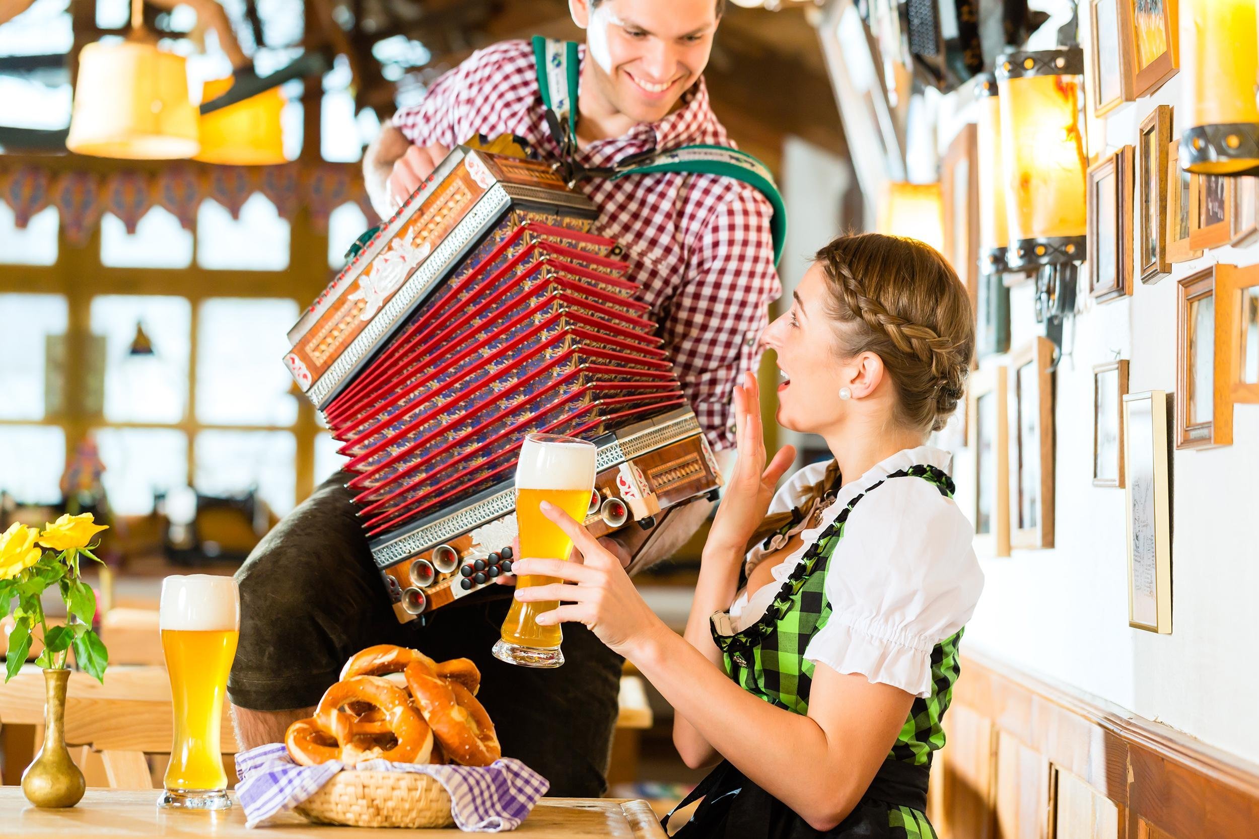 SING GERMAN DRINKING SONGS