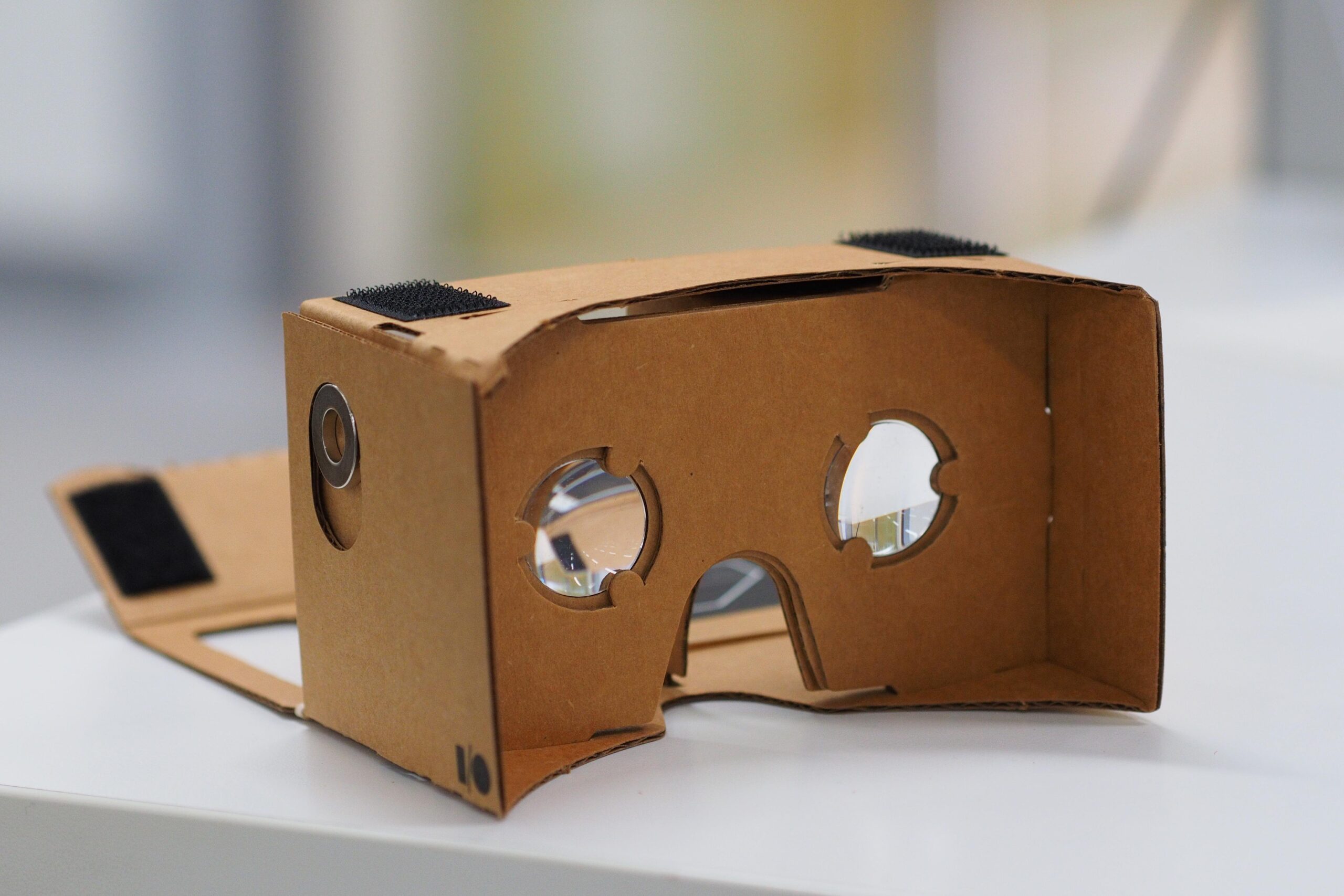 VIRTUAL REALITY FOR LESS: GOOGLE CARDBOARD