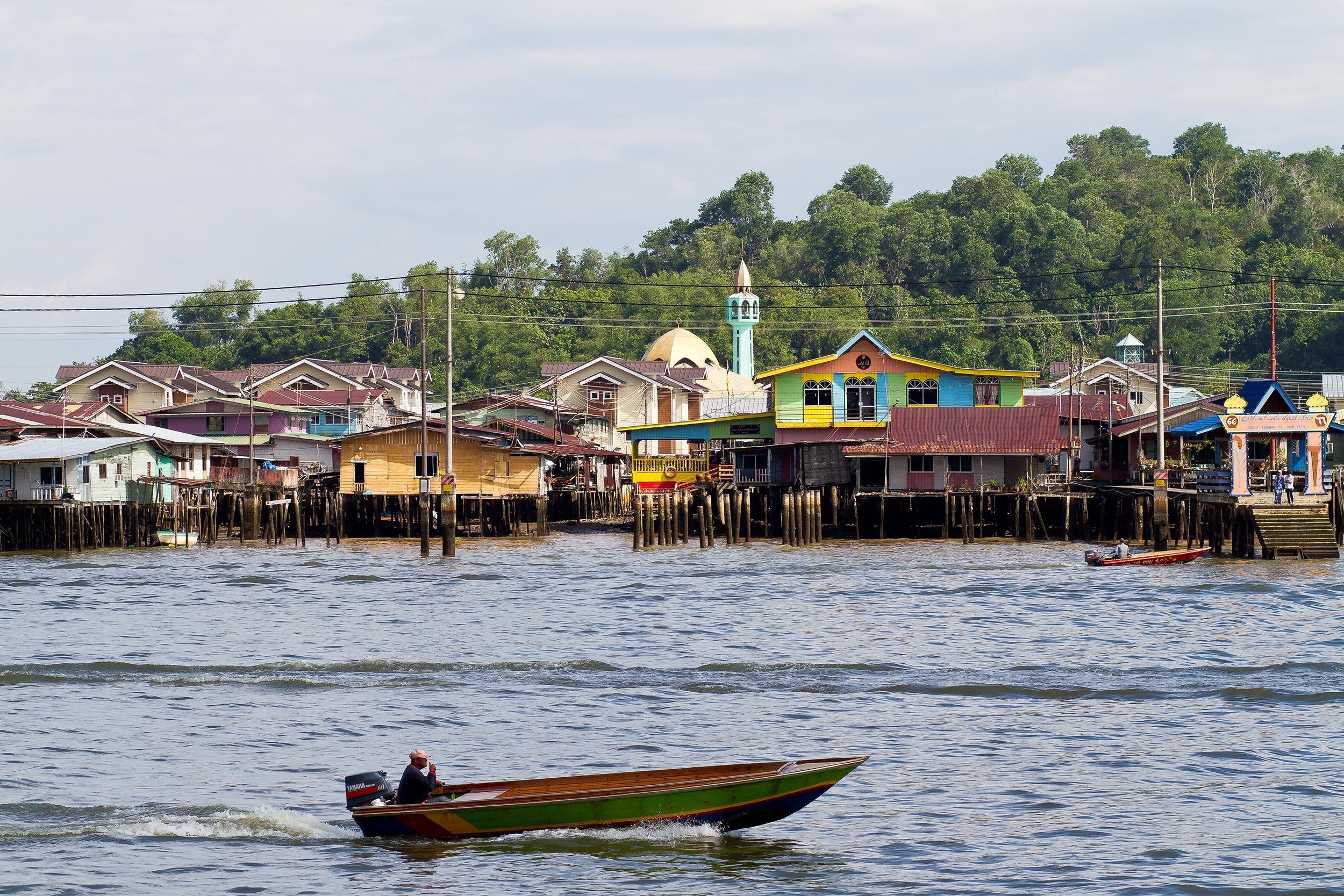 EXPLORE AN ANCIENT WATER VILLAGE IN BRUNEI