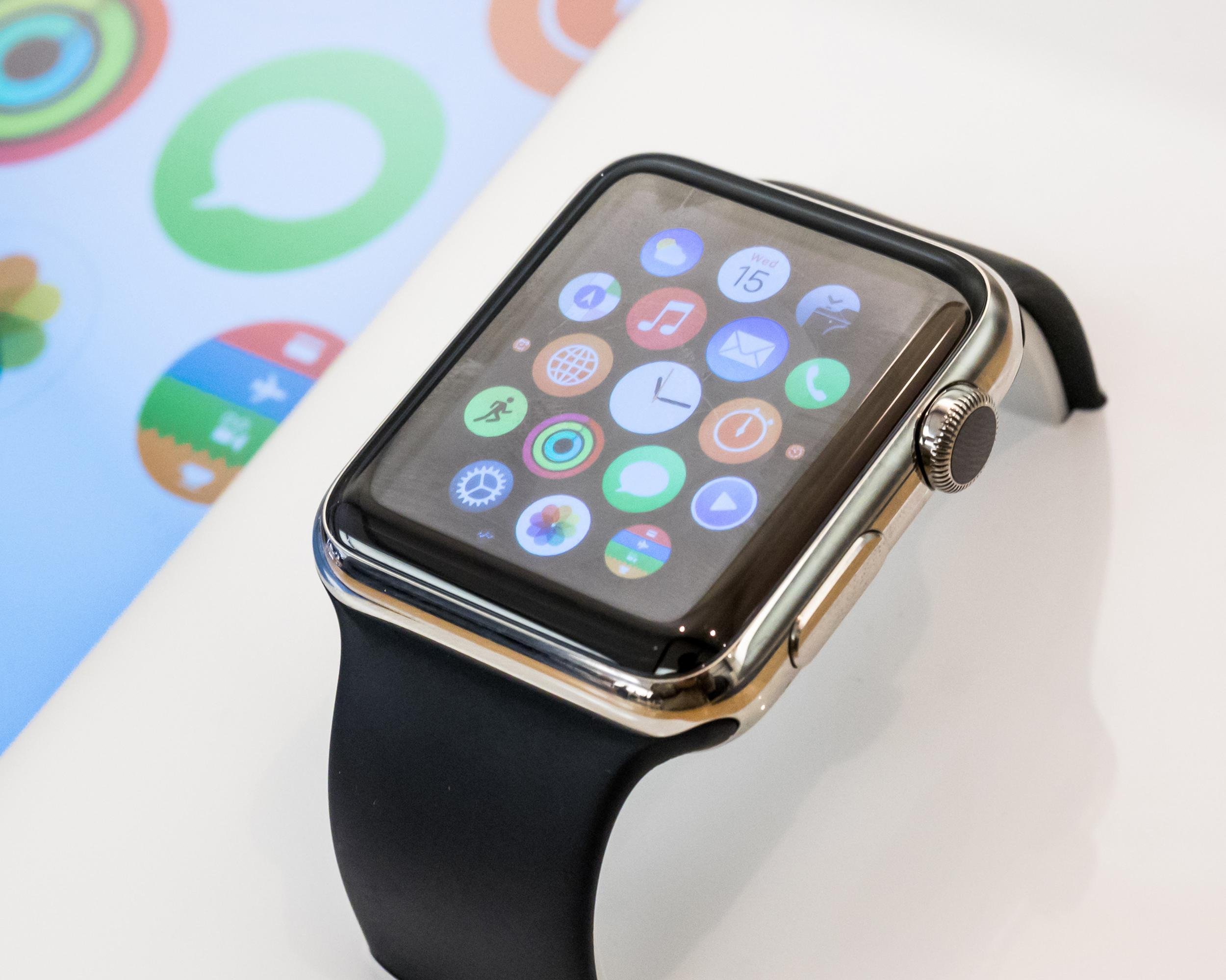 SMARTWATCHES: APPLE WATCH