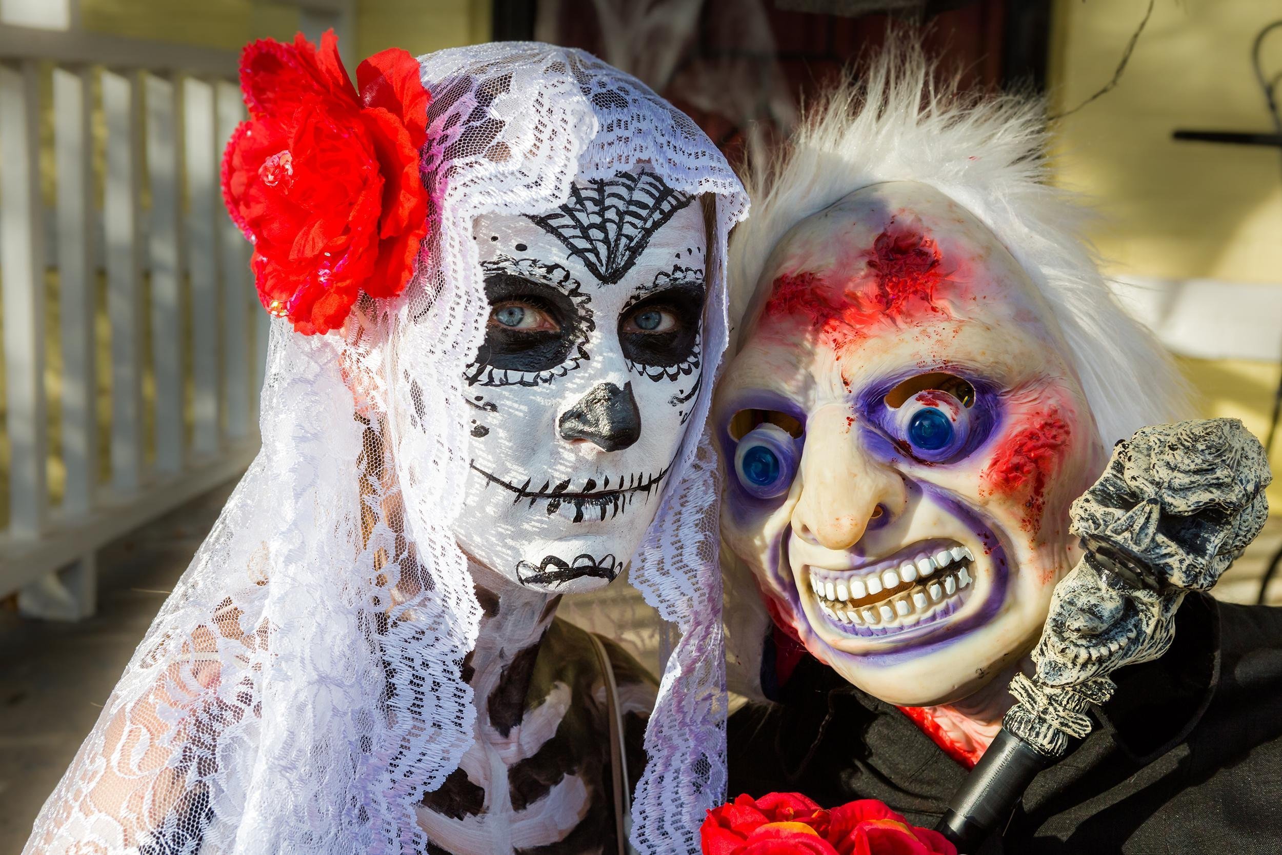PLAN HALLOWEEN COSTUMES