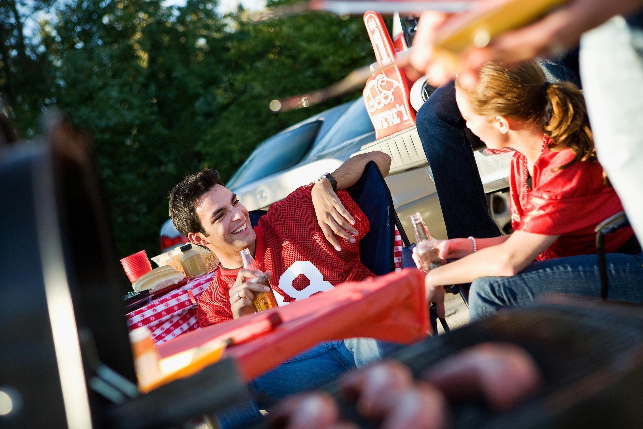 GO TAILGATING