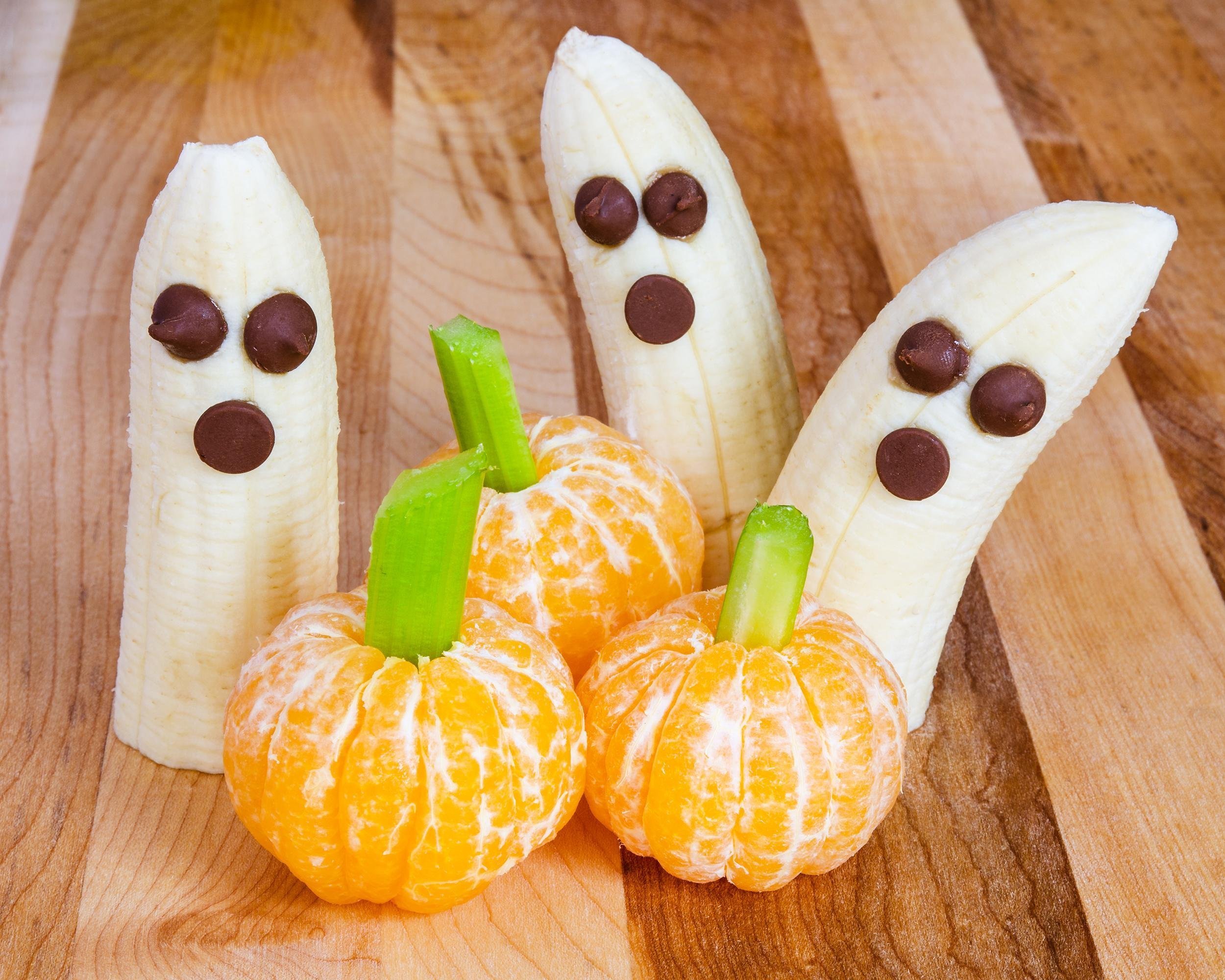 CLEMENTINE PUMPKINS AND BANANA GHOSTS