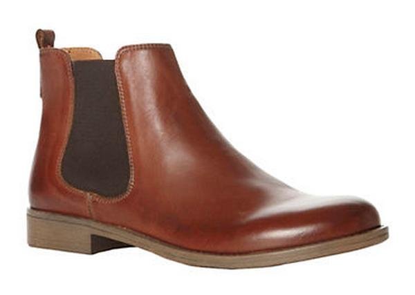 THE LOOK: CHELSEA BOOTS