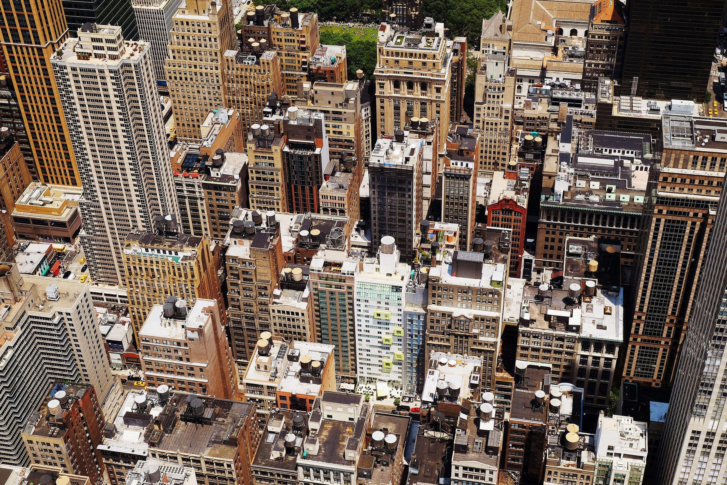 RENT: MIDTOWN MANHATTAN VS. DOWNTOWN BROOKLYN