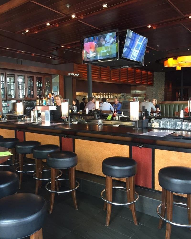29 DAYS OF FREE FOOD FOR LEAP YEAR BABIES FROM HOULIHAN'S
