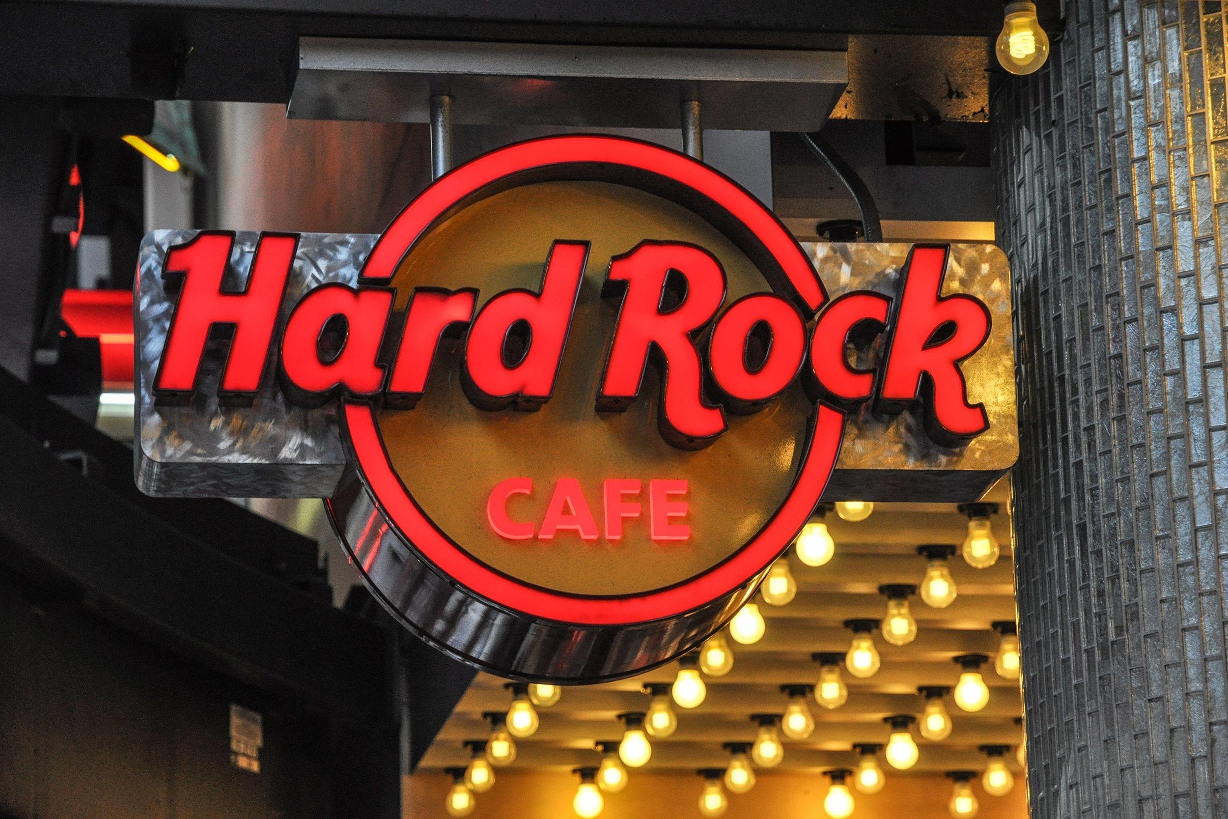 FREE ENTRÉE FOR LEAP DAY BIRTHDAYS FROM HARD ROCK CAFE