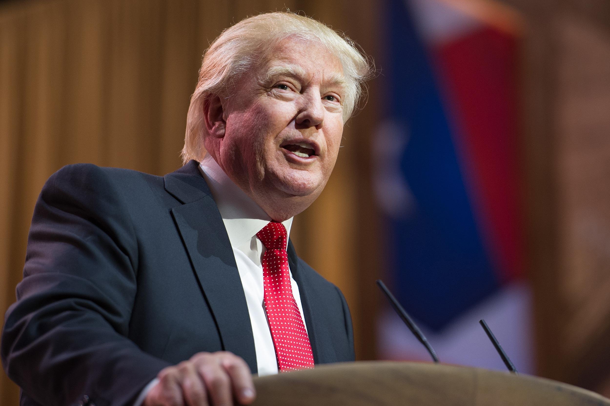 DONALD TRUMP