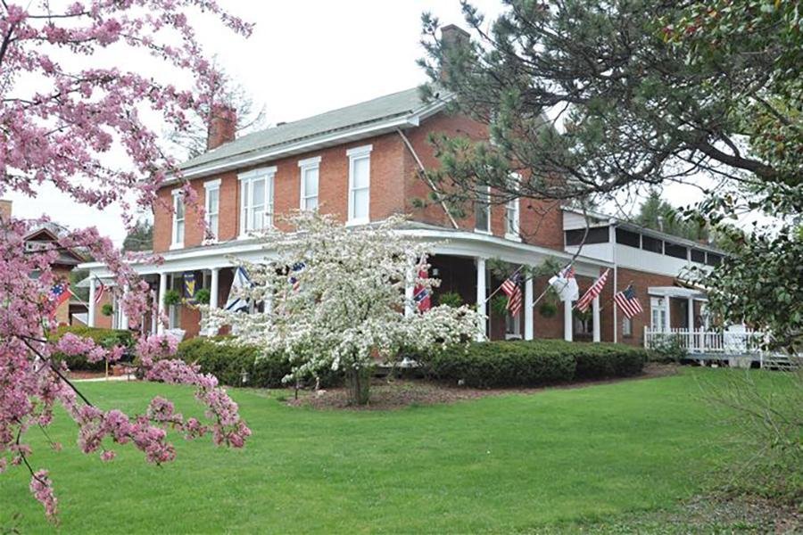WEST VIRGINIA: PRESTON COUNTY INN, KINGWOOD