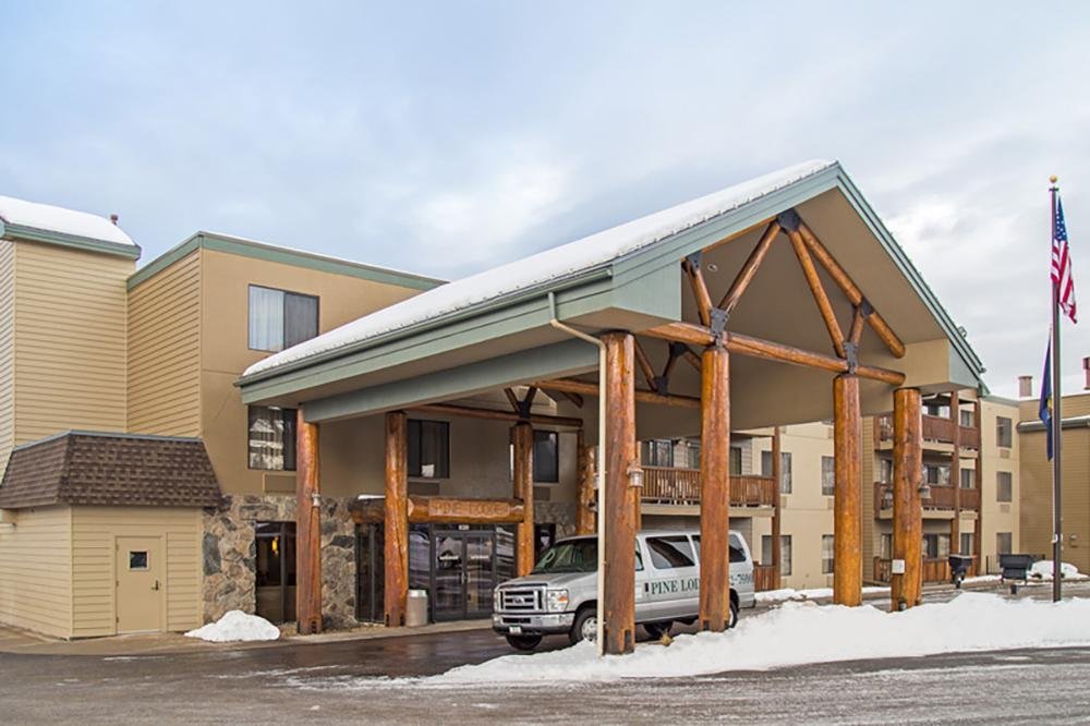 MONTANA: PINE LODGE, WHITEFISH