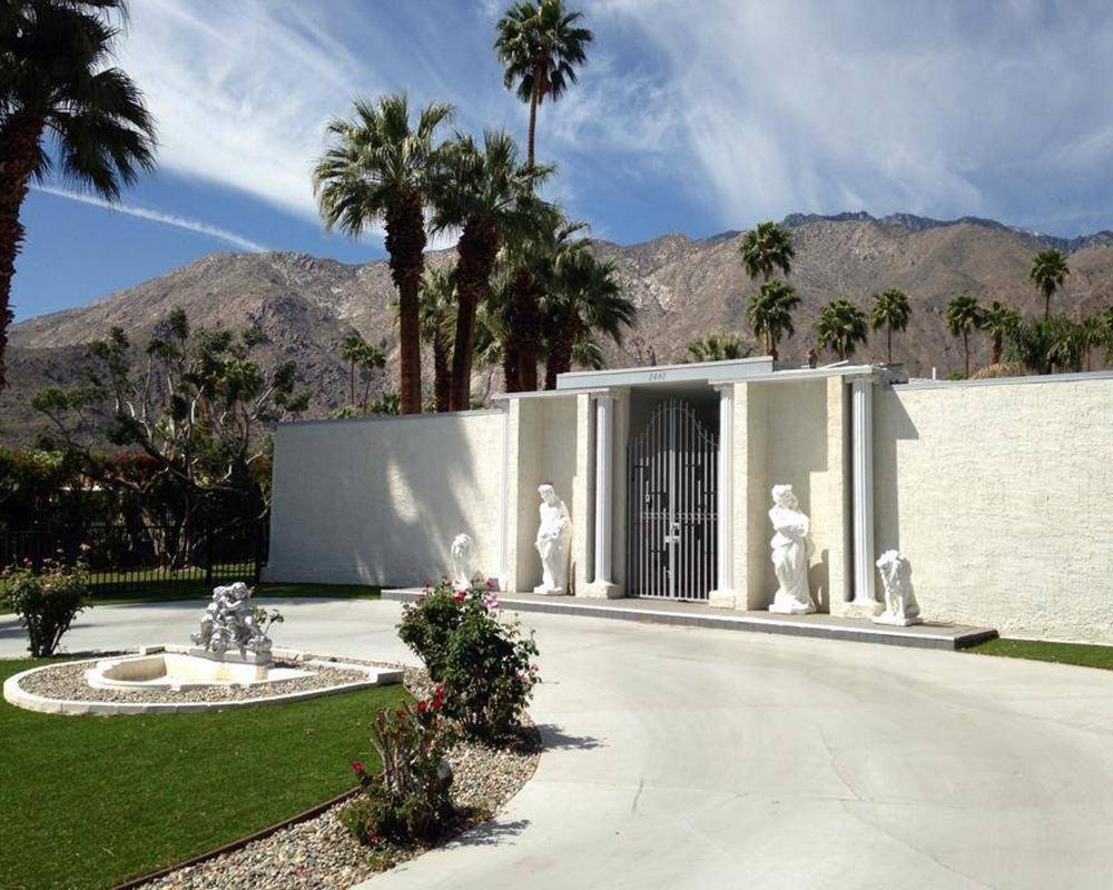 MAKE YOUR OWN CELEBRITY HOUSES TOUR