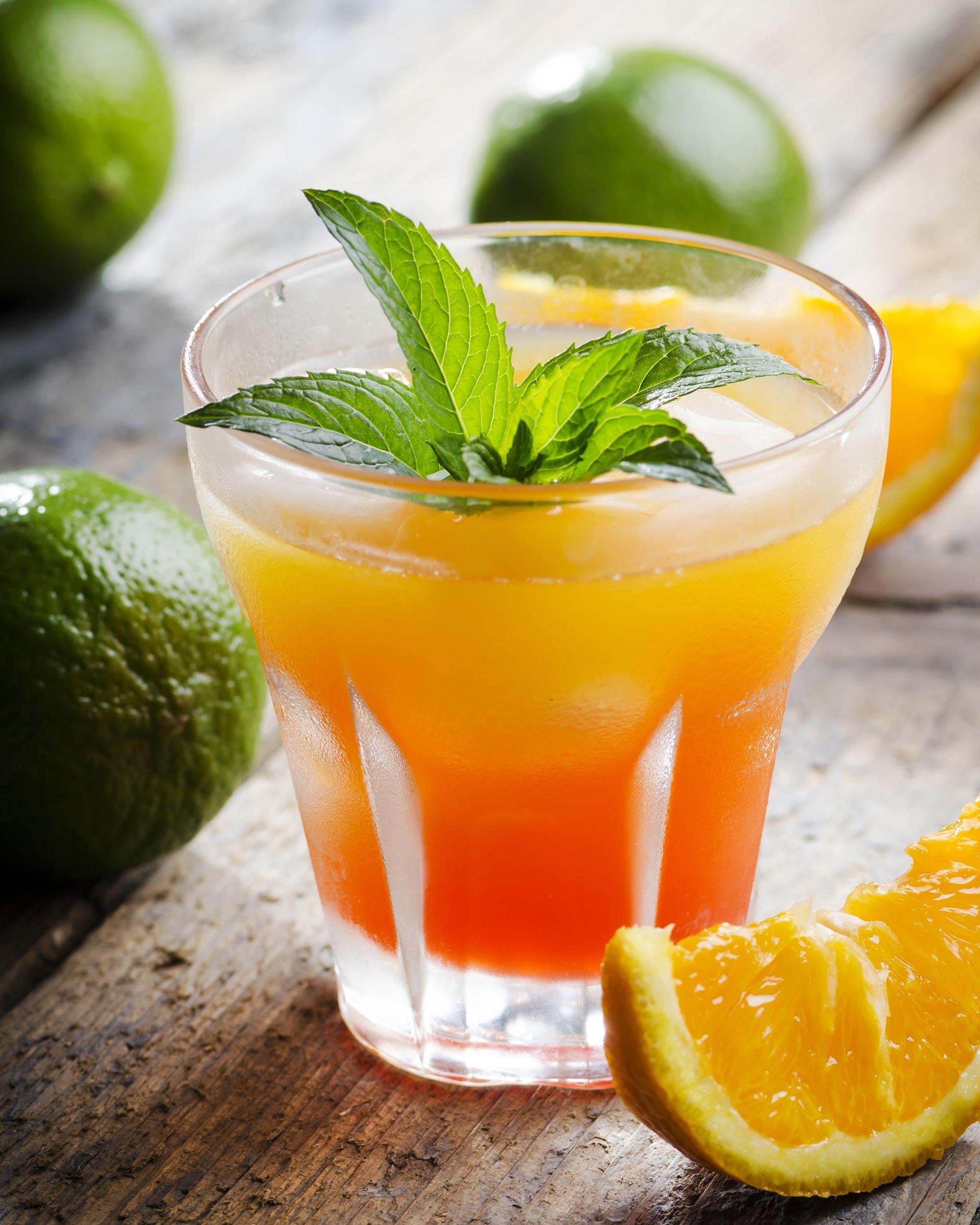 RUM SWIZZLE