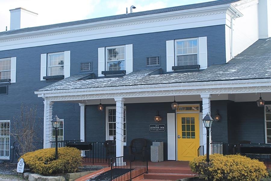 OHIO: AURORA INN