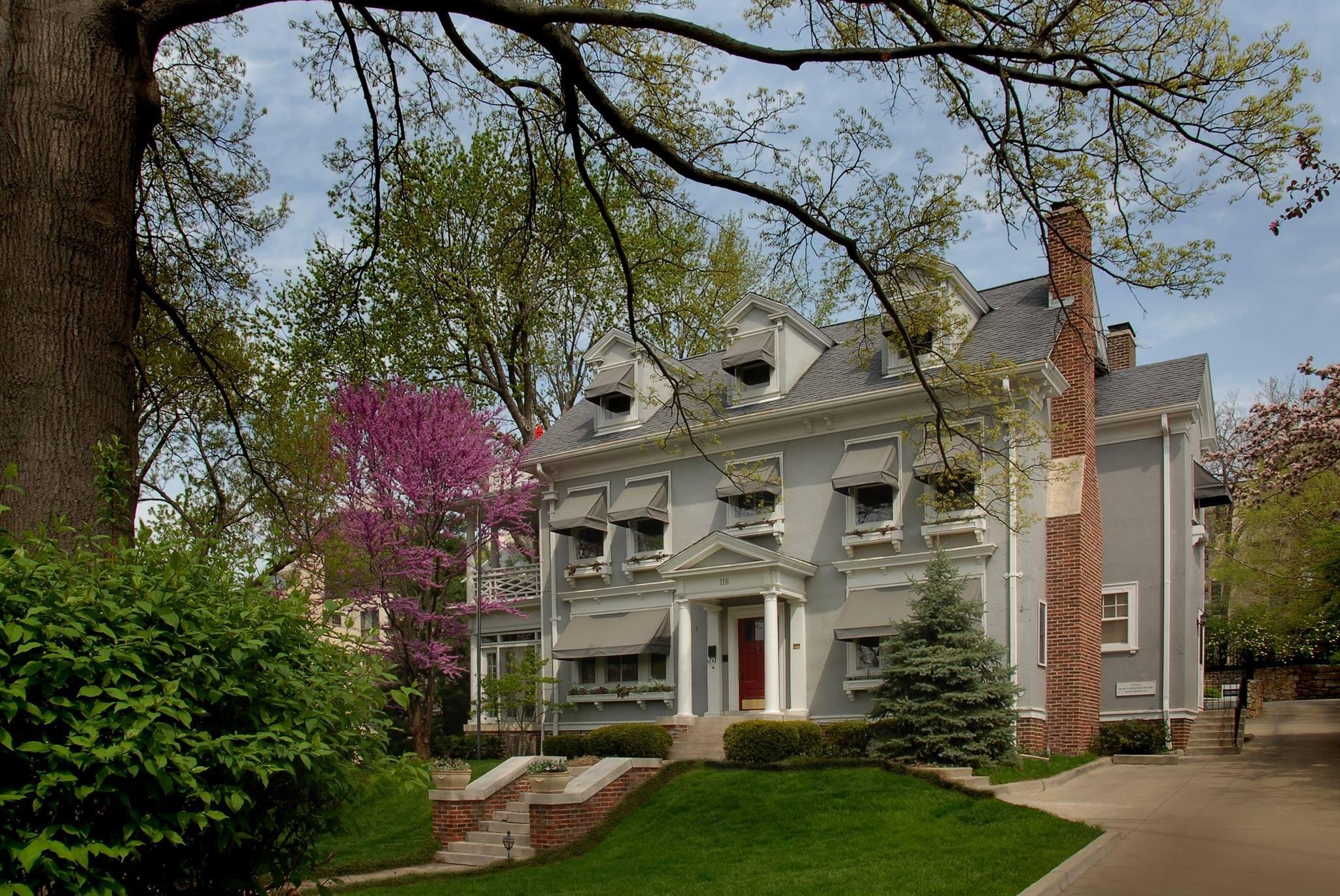 MISSOURI: SOUTHMORELAND ON THE PLAZA, KANSAS CITY
