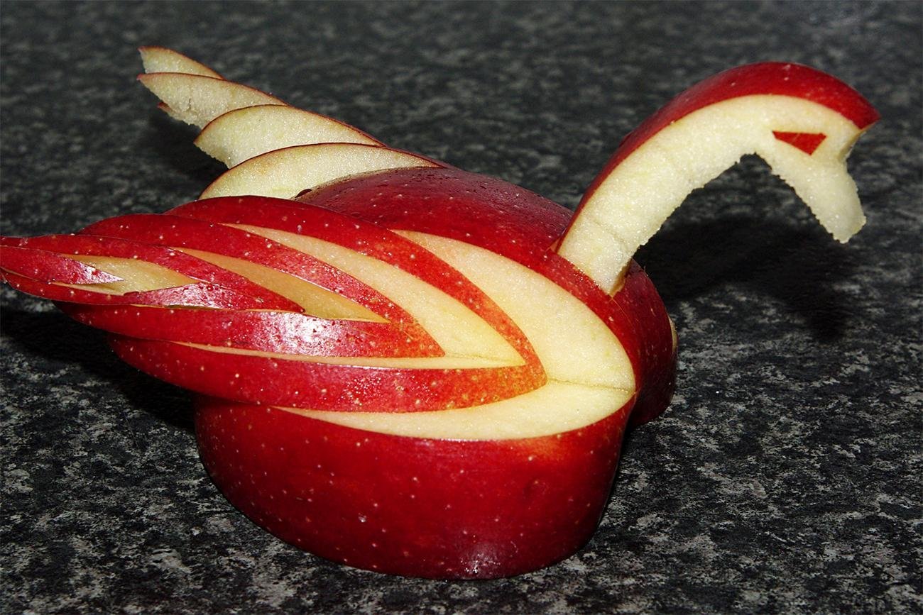 APPLE SWAN