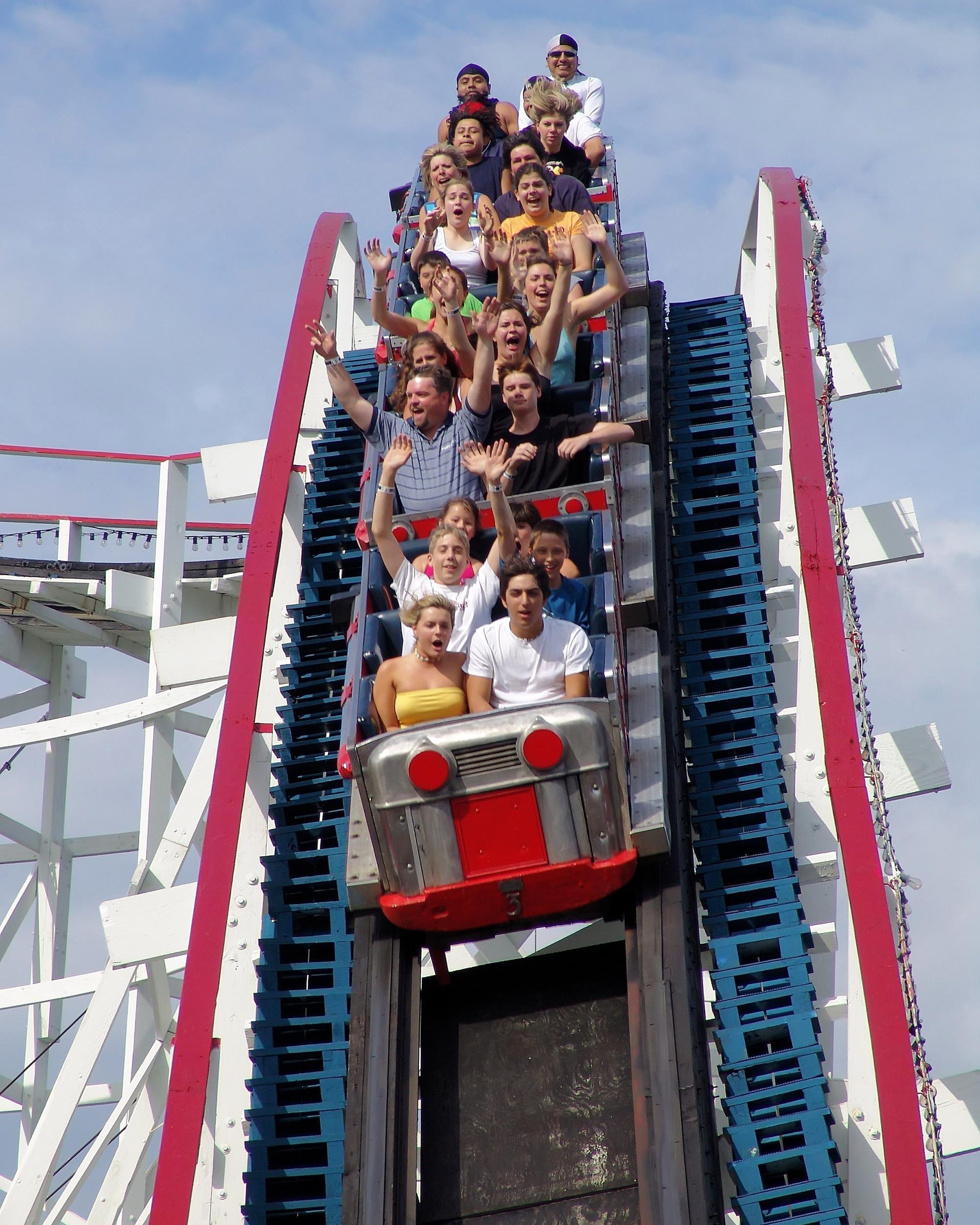 THEME PARK THEME TRIP