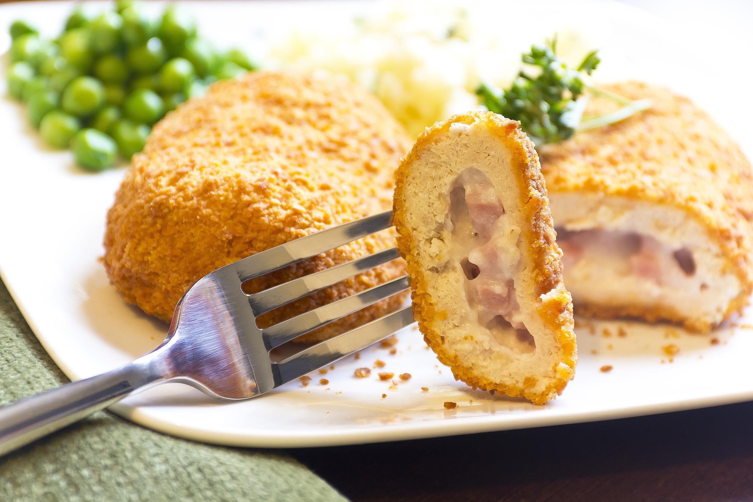 CHICKEN CORDON BLEU
