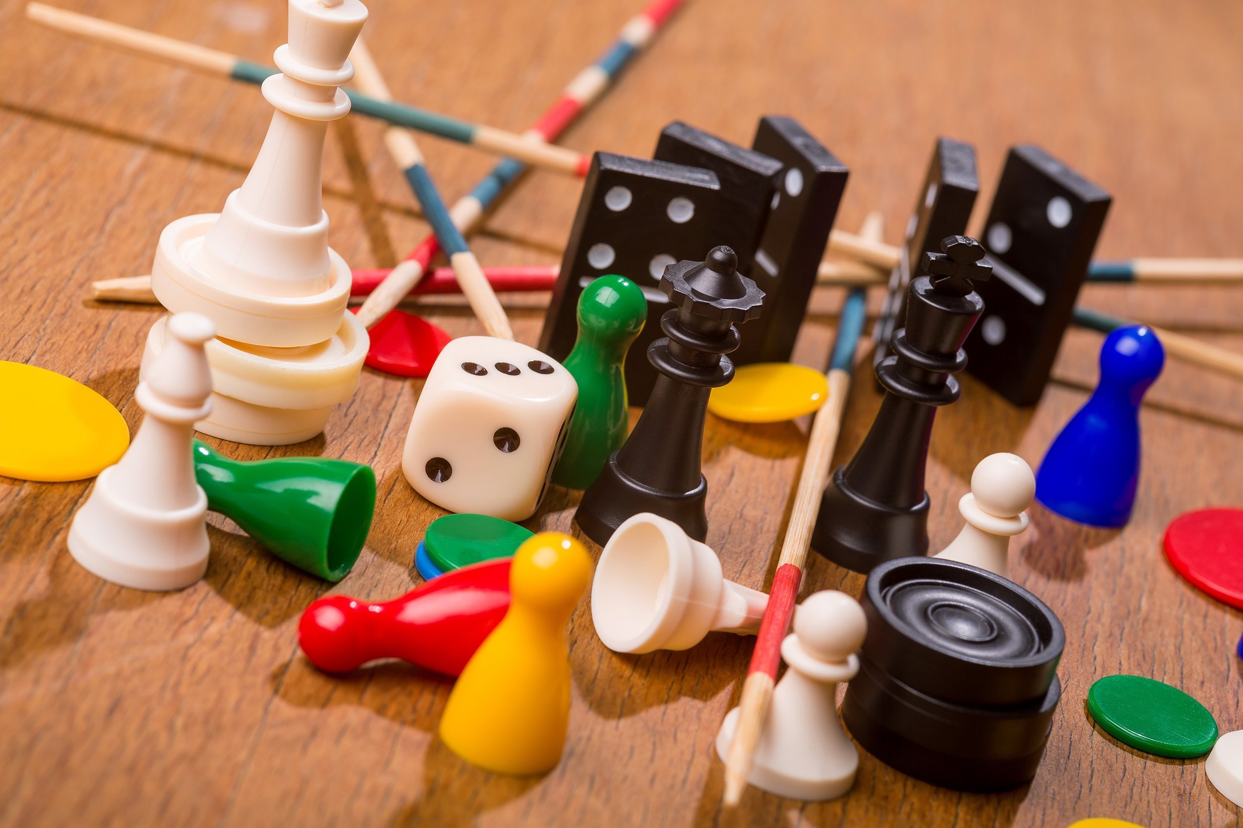 PLAY BOARD GAMES