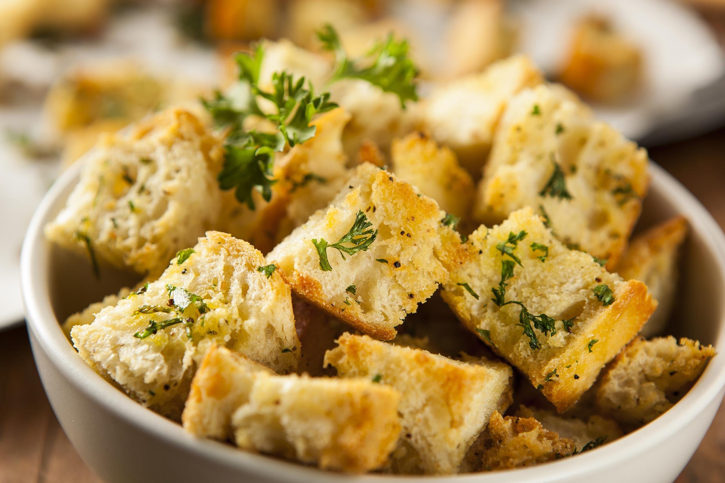 CROUTONS