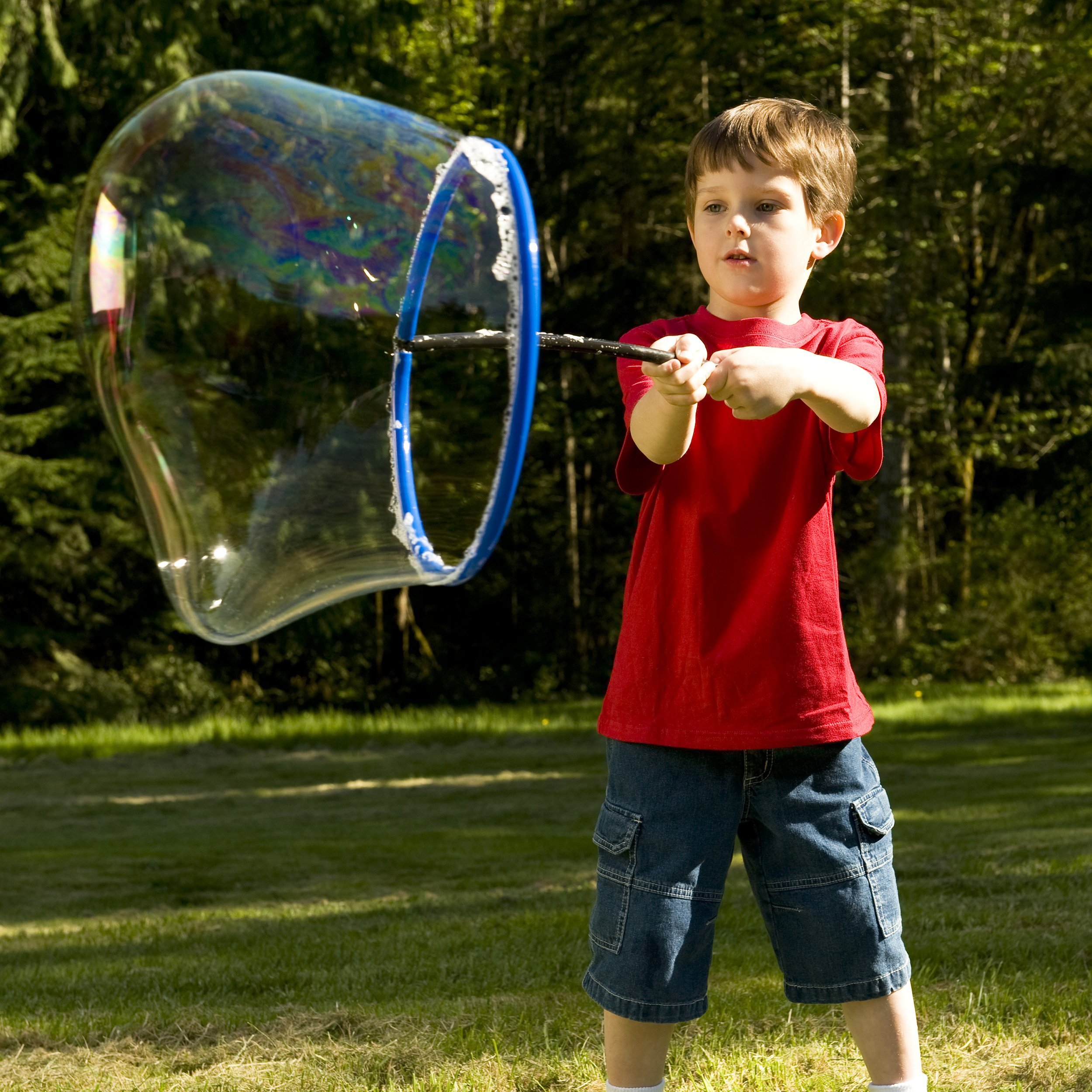BLOW GIANT BUBBLES