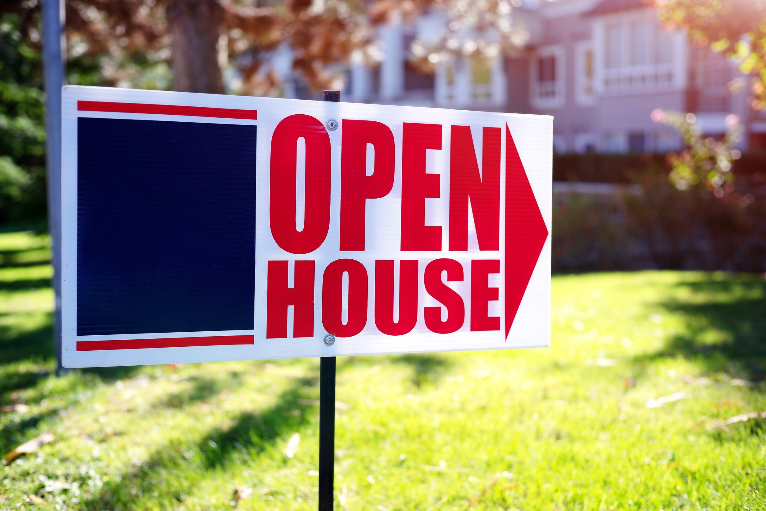 open house sign in yard
