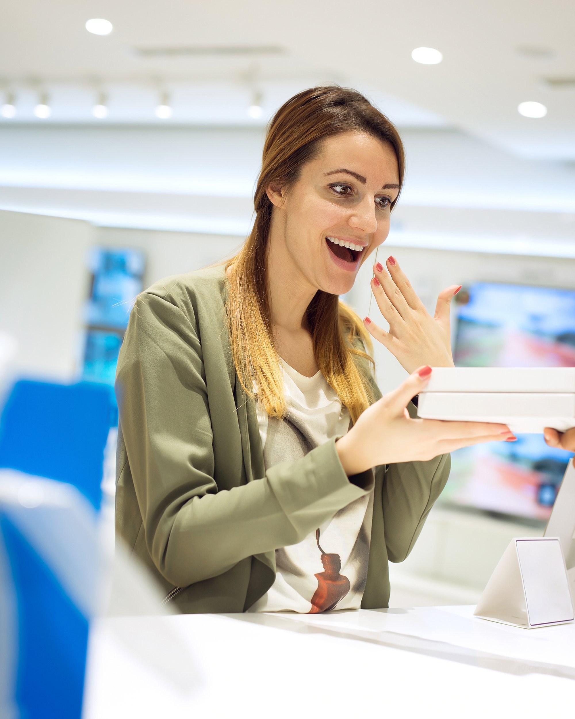 woman buying smart phone