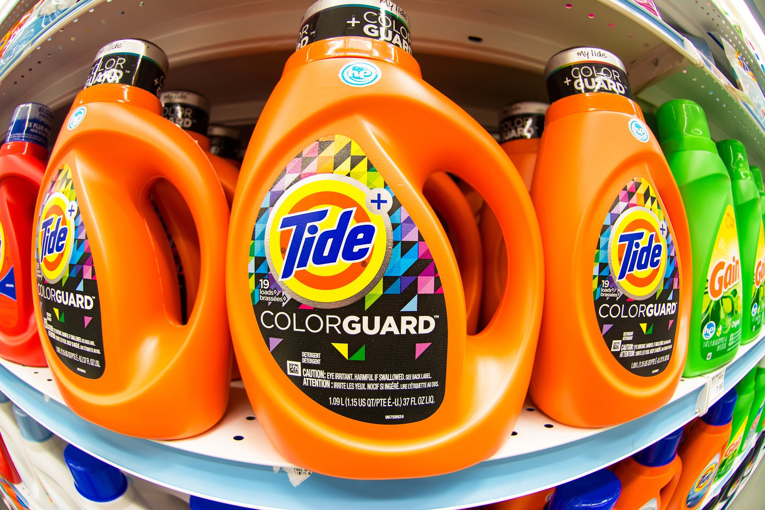 tide laundry detergent in store shelf