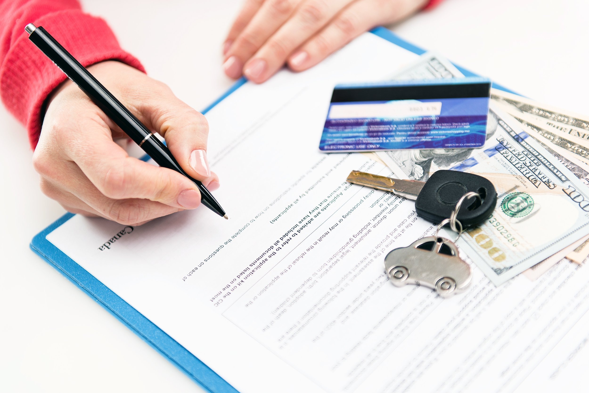 signing car contract