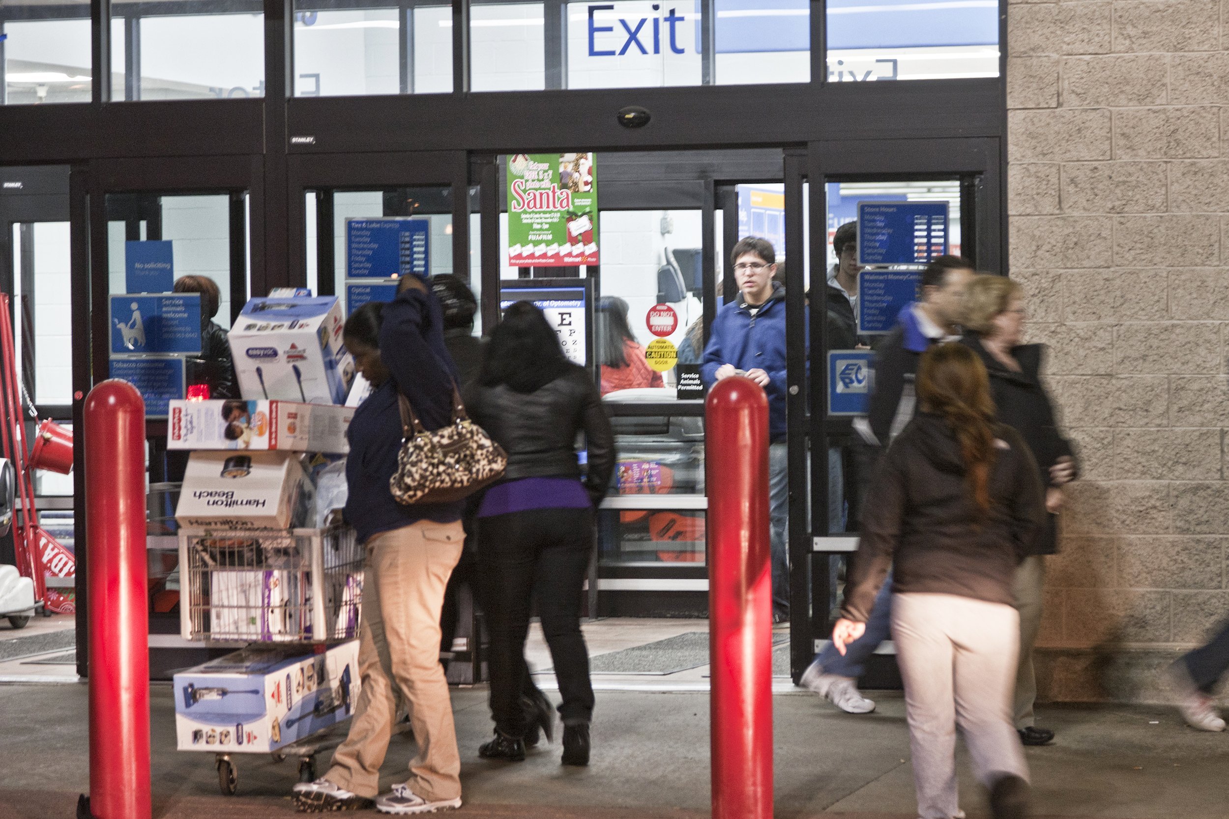 Walmart Black Friday shoppers