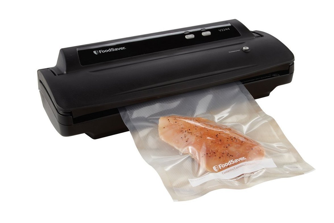 FoodSaver V2244 Vacuum Sealing System with Starter Kit