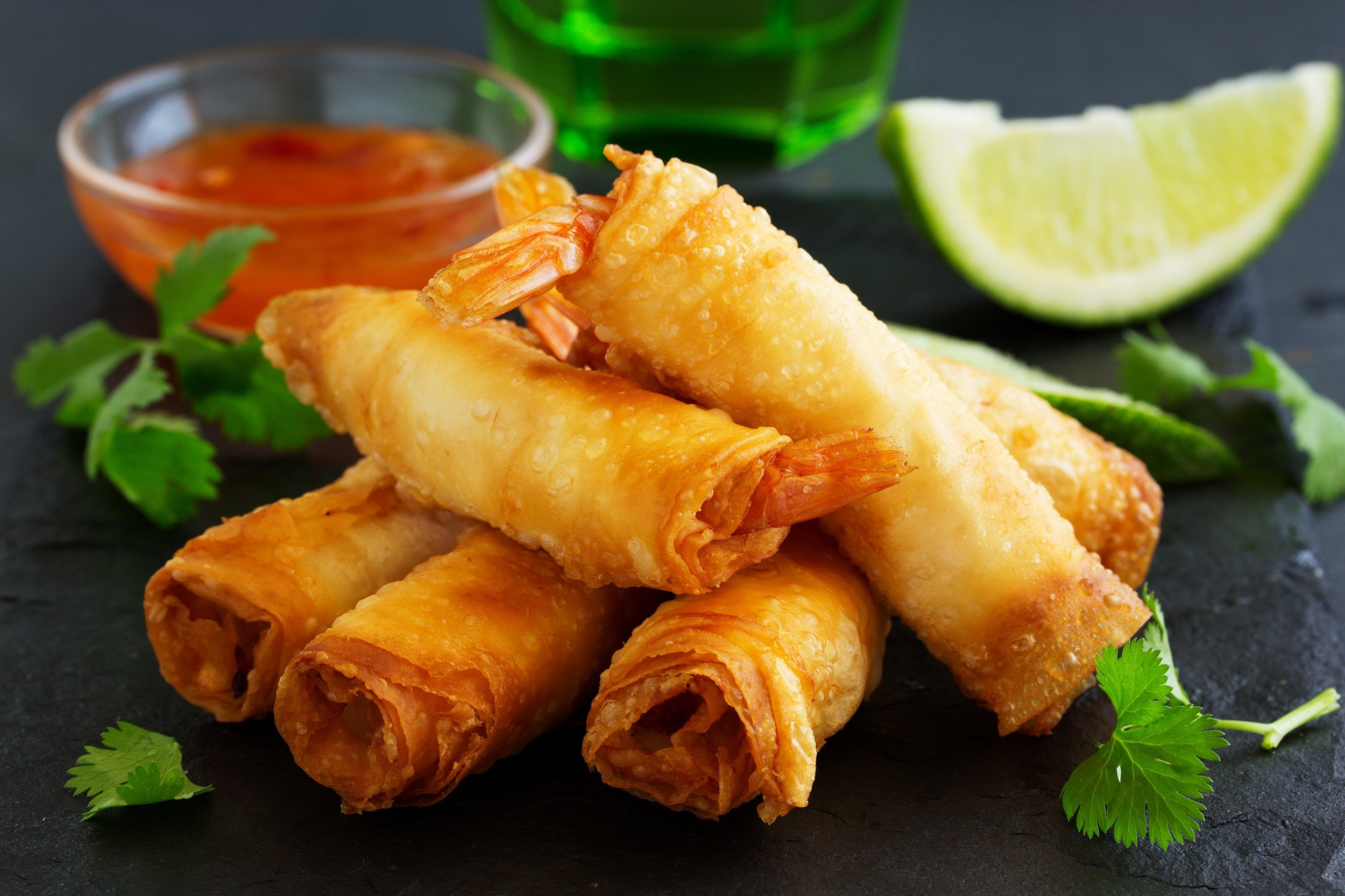 spring rolls with shrimp with sweet chili sauce