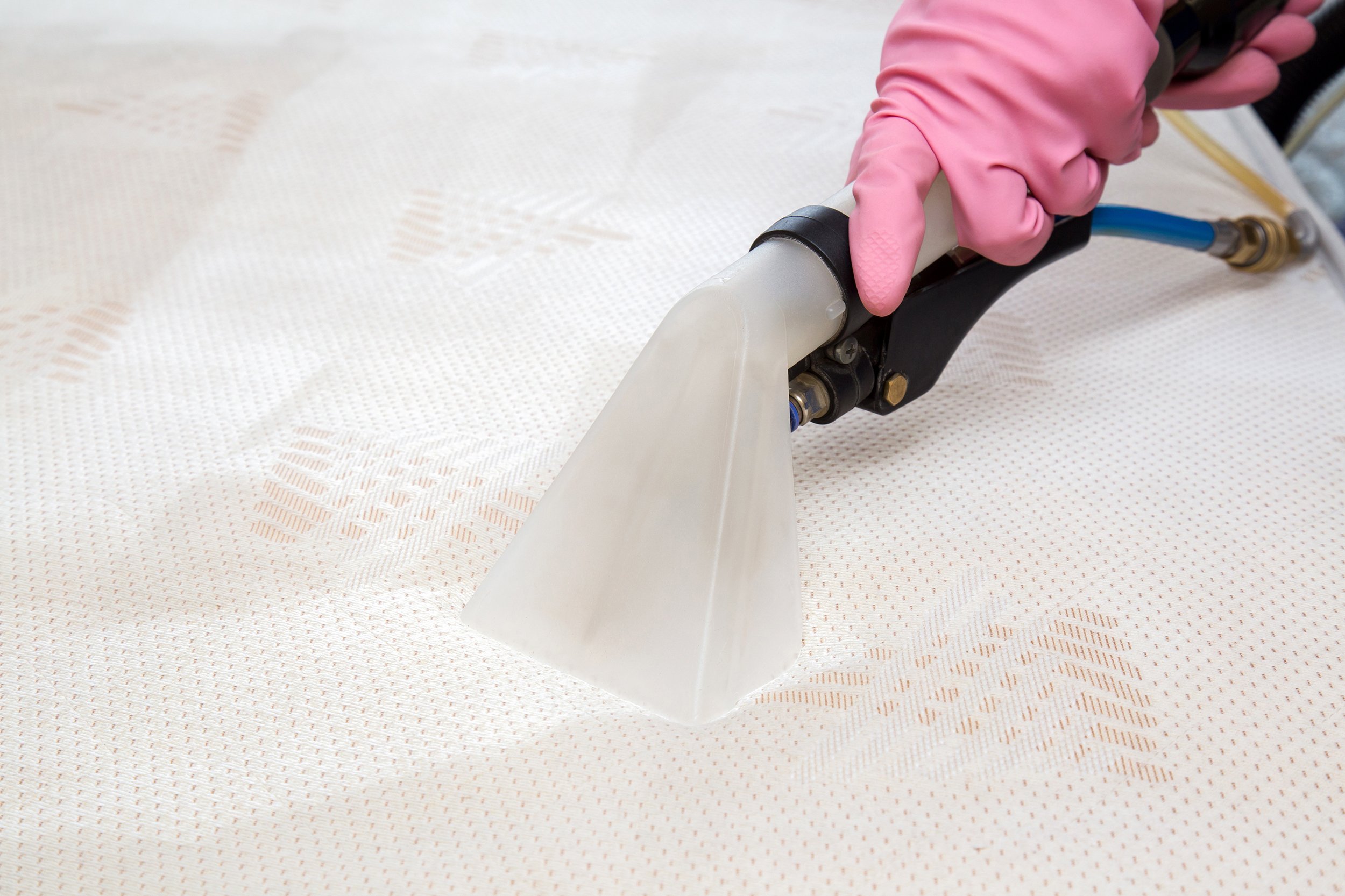 cleaning mattress with vacuum attachment