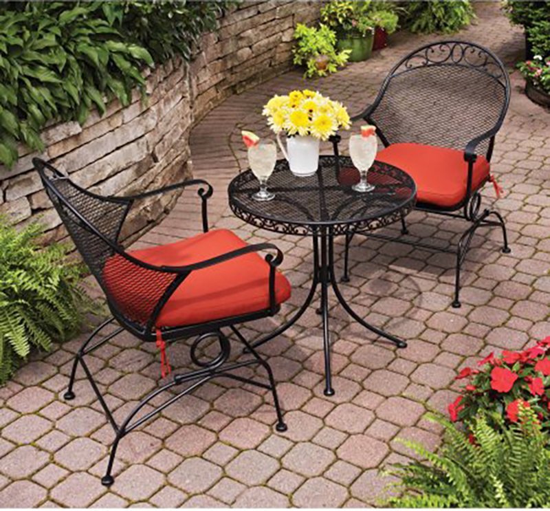 Clayton Court Motion outdoor bistro set