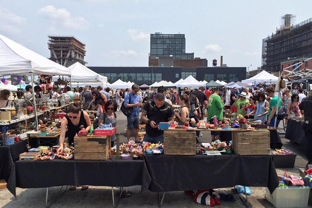 BROWSING AT BROOKLYN FLEA
