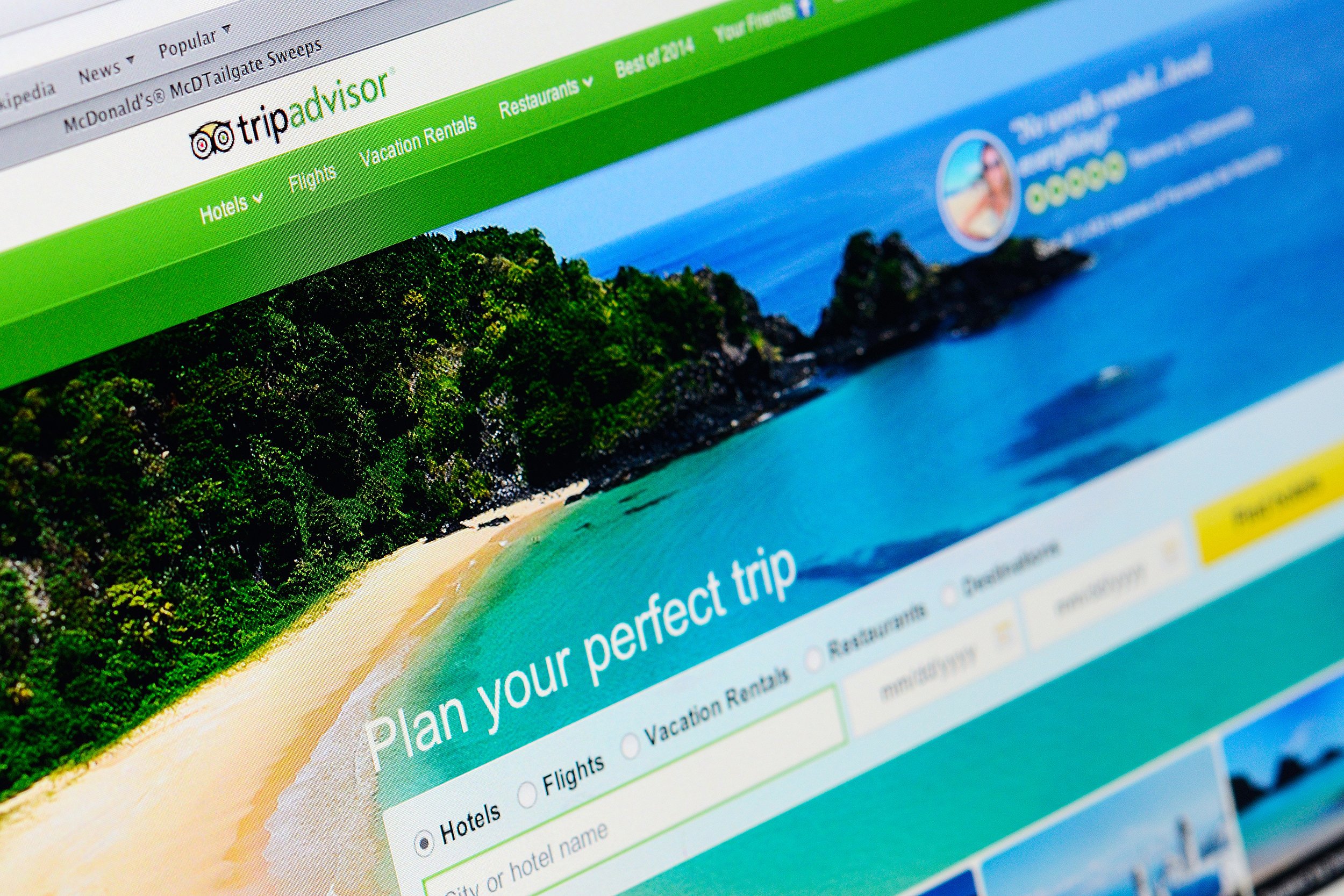 Homepage of TripAdvisor website