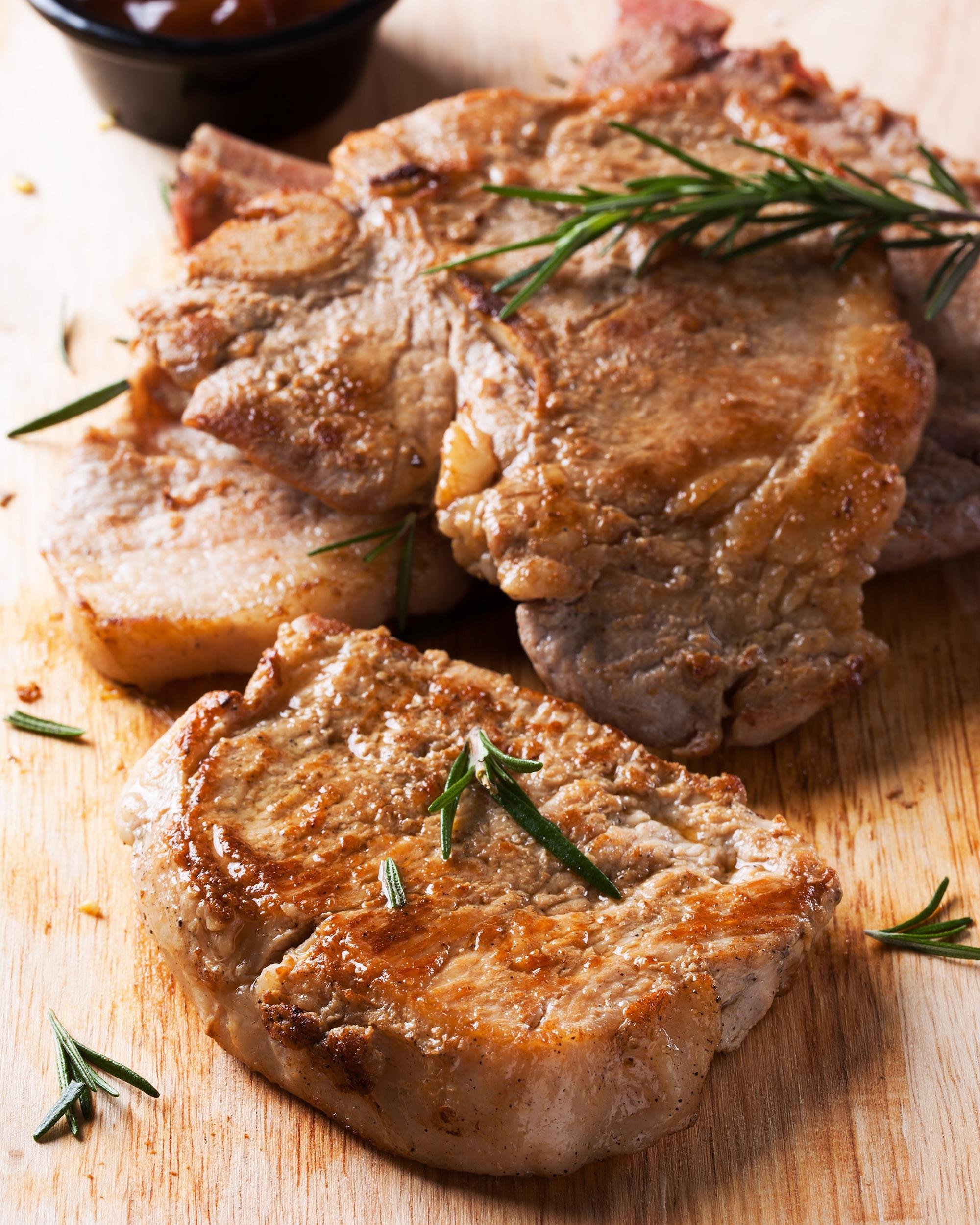 Oven-Baked Pork Chops and Apples