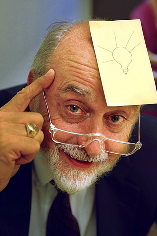 Arthur Fry with a Post-it note on his forehead