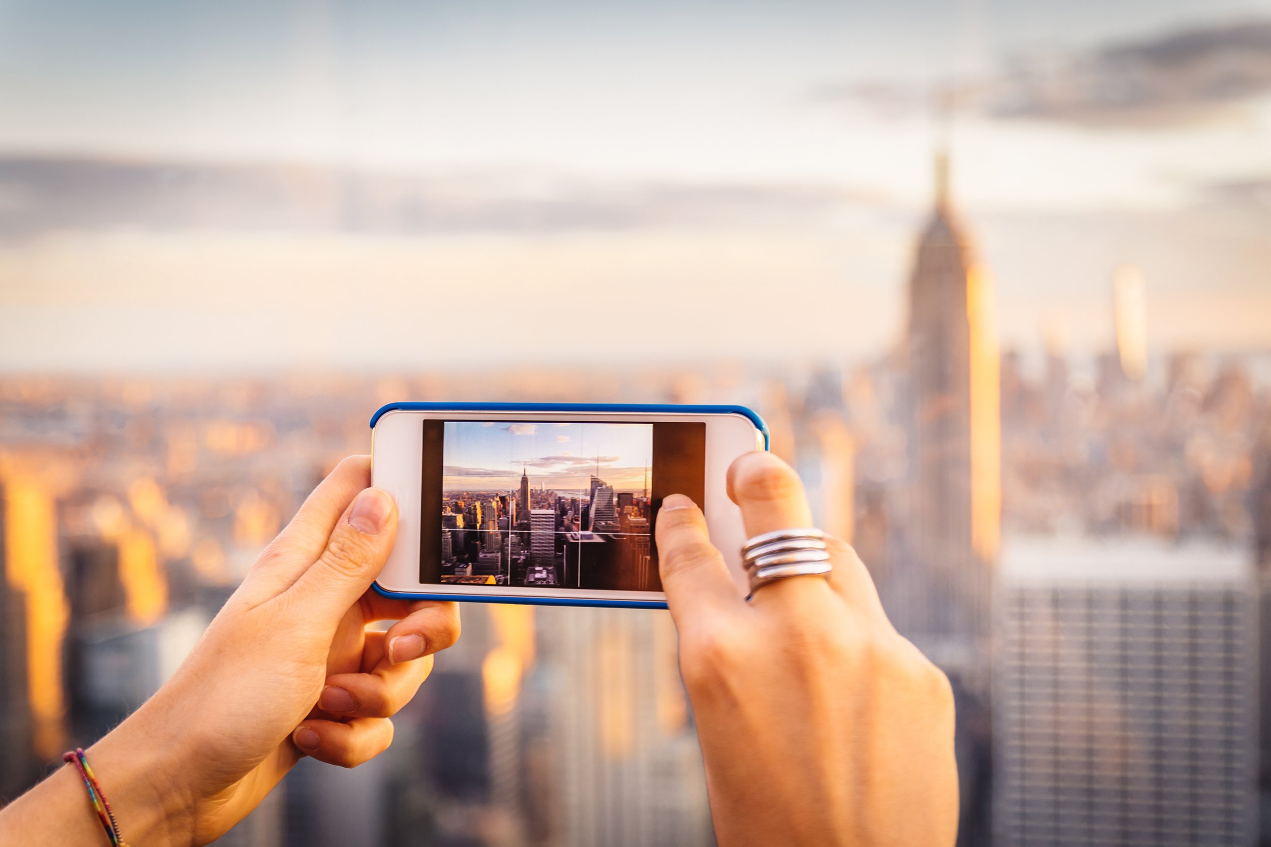 Using smartphone focus features to take picture of skyline
