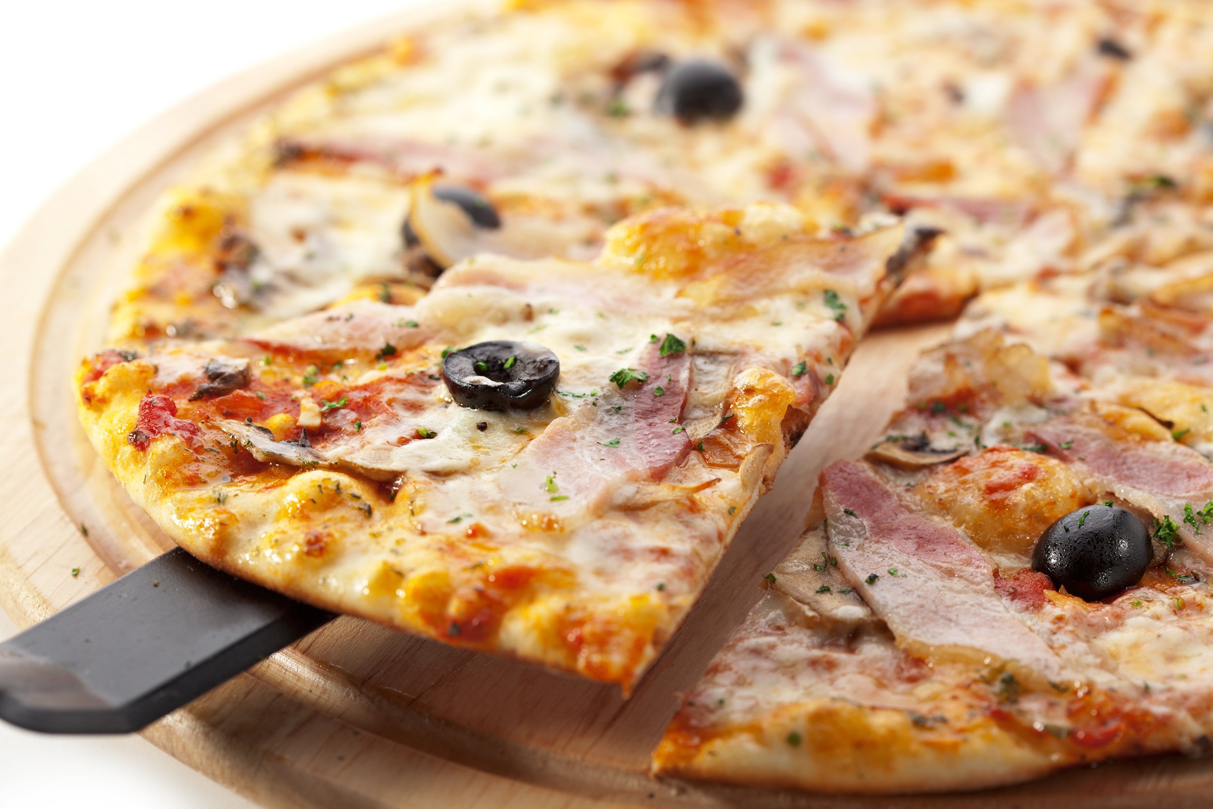 Thin and Crispy Crust Pizza