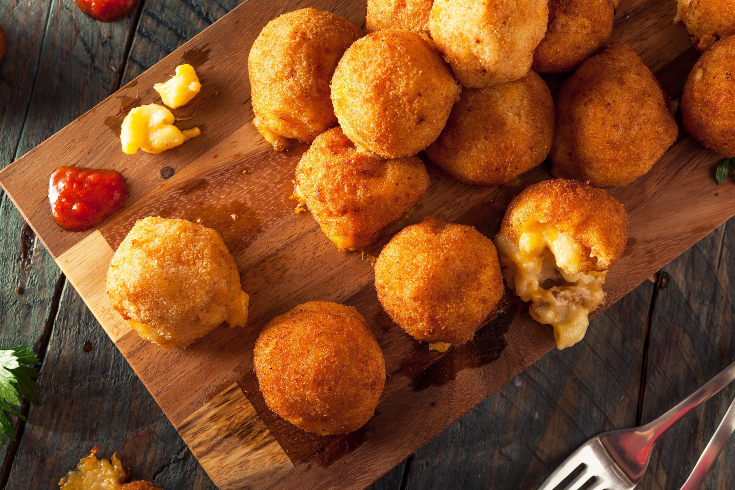 Deep Fried Macaroni and Cheese