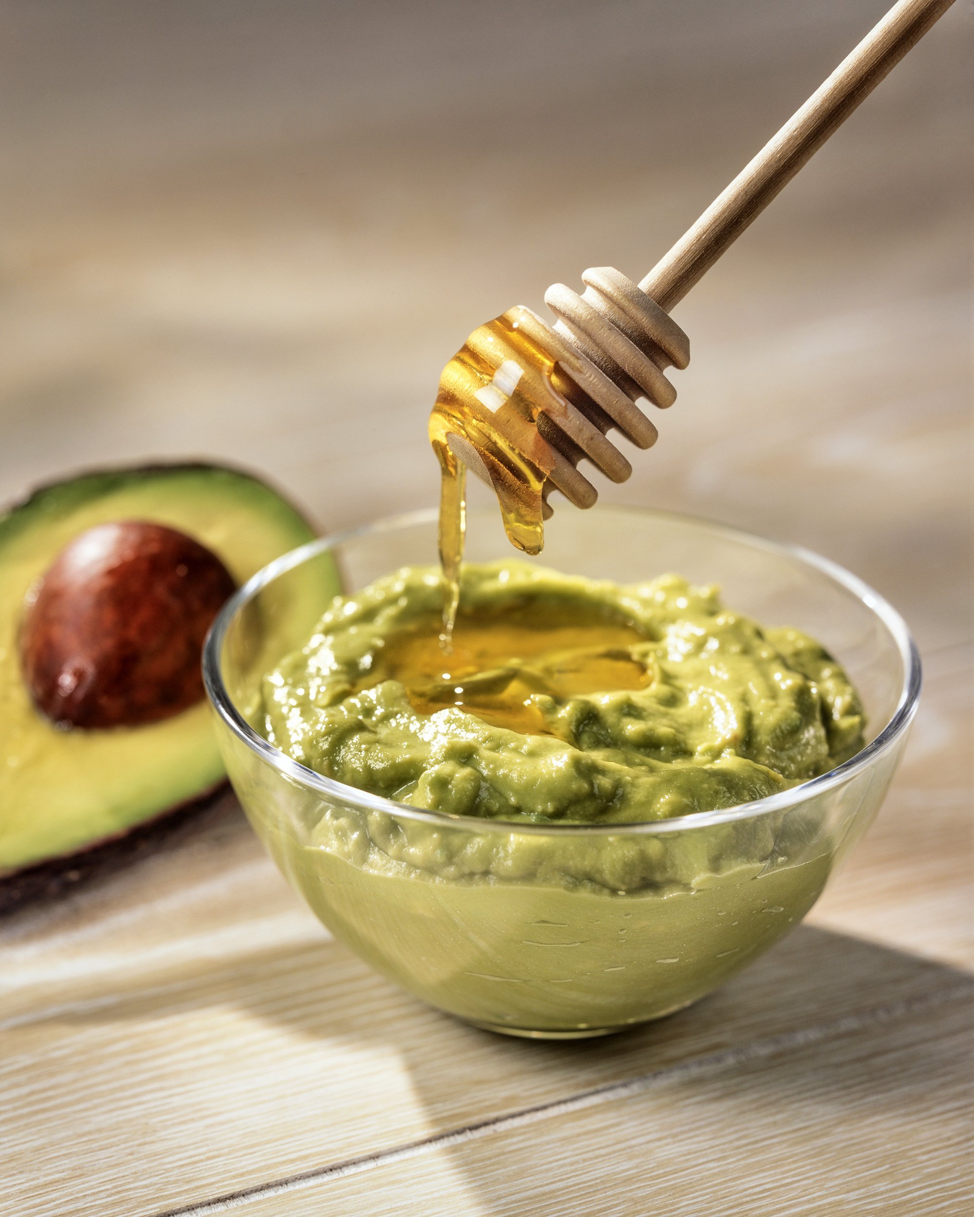 Mixture of avocado and honey for a hair or face mask