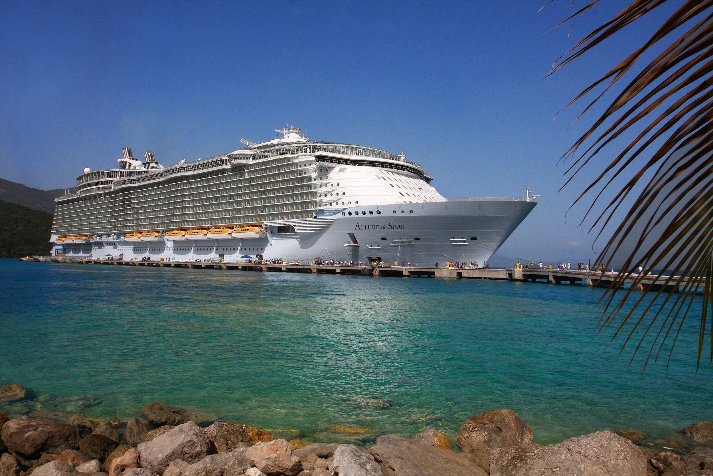 Allure of the Seas and Oasis of the Seas